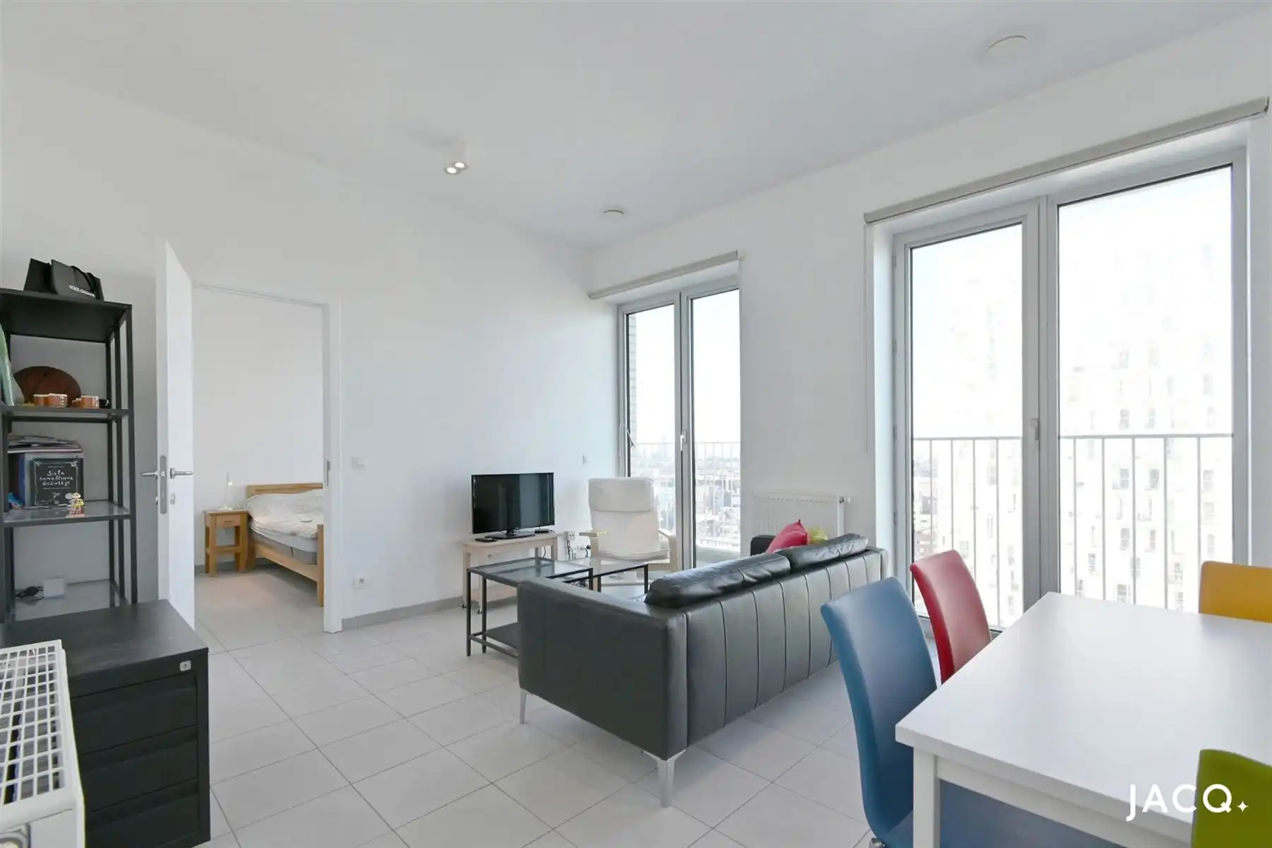 Recent lichtrijk appartement te Antwerpen! foto 4