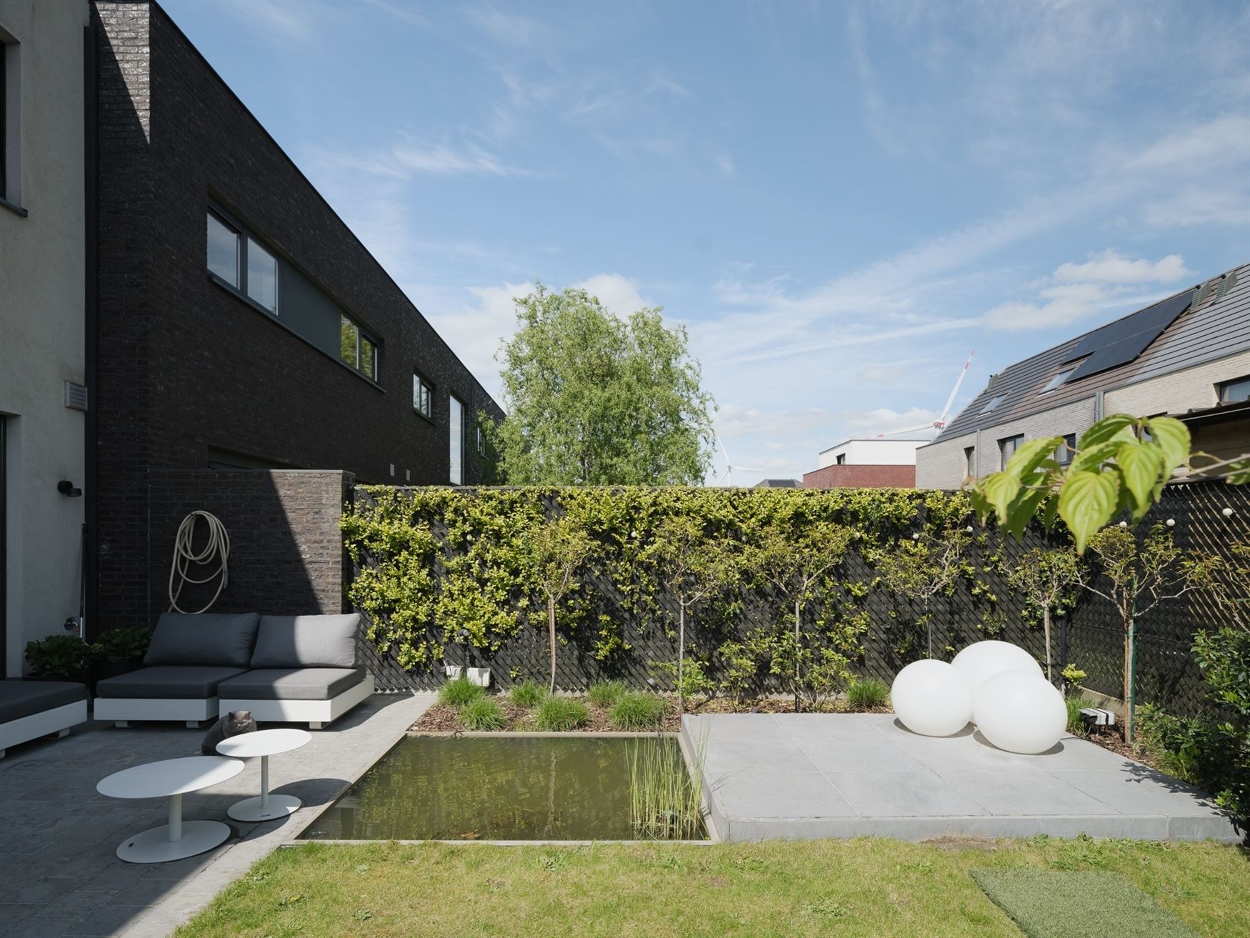 Moderne woning met zonnige tuin foto 3