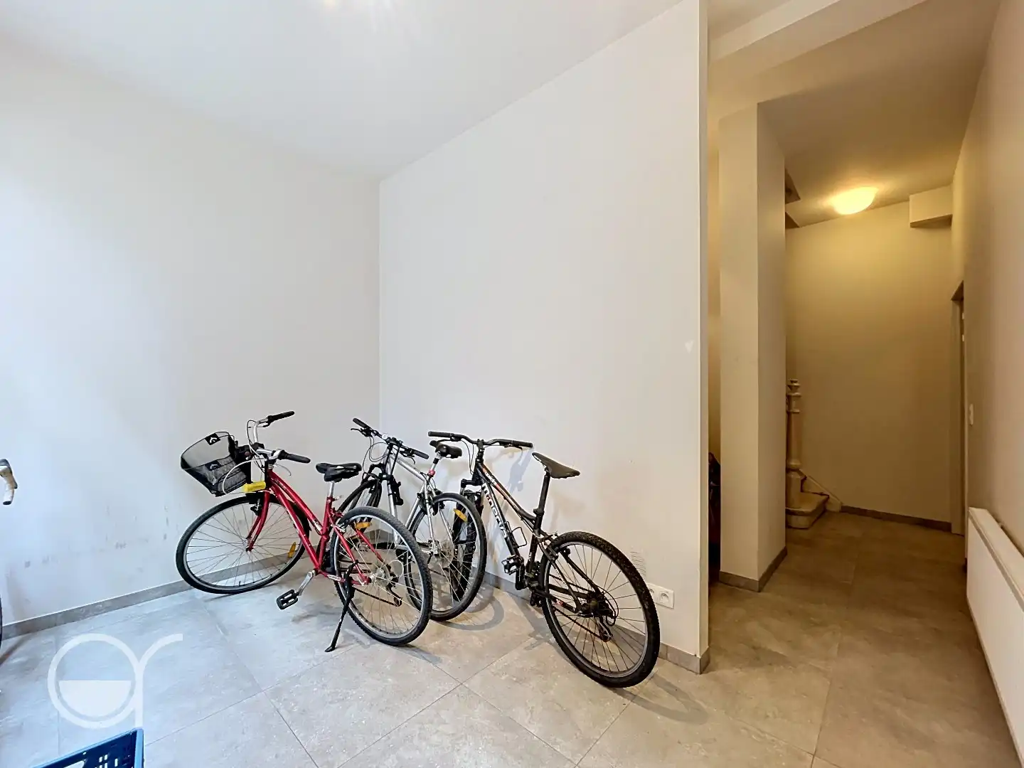 Ruime rijwoning gelegen in centrum Gent foto 9