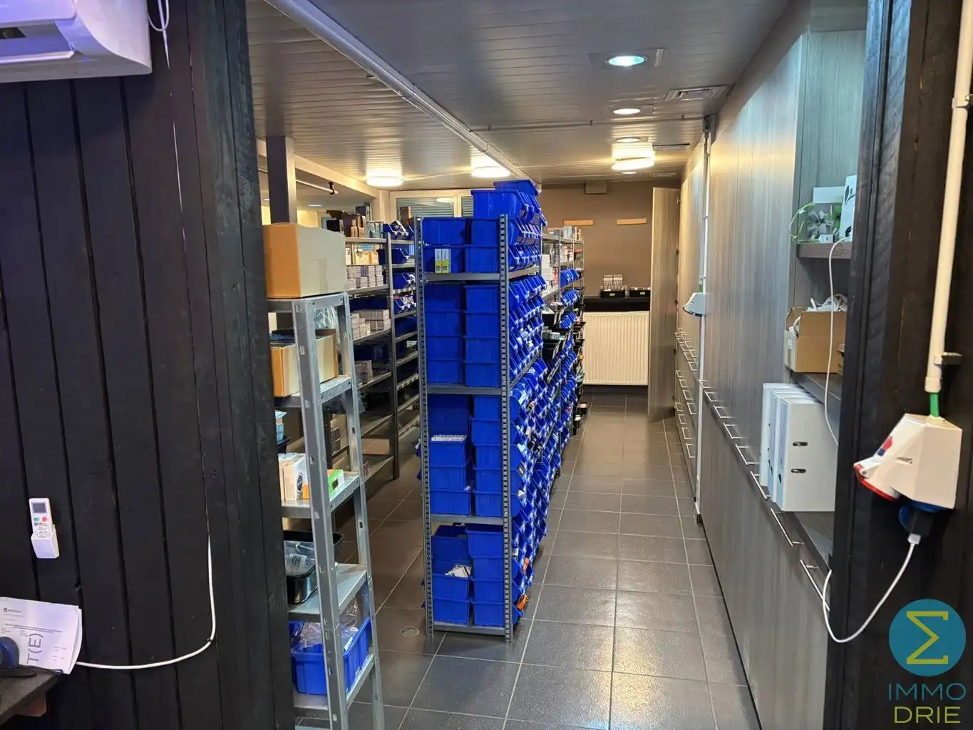 Verhuurd handelspand  van 160m² met 2 autostaanplaatsen foto 7