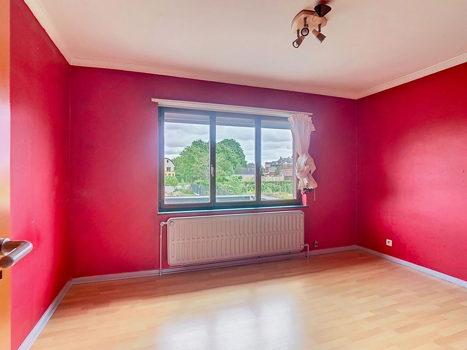 Te Meise, Charmante Woning met 3 SLPK, grote tuin én garage! foto 13