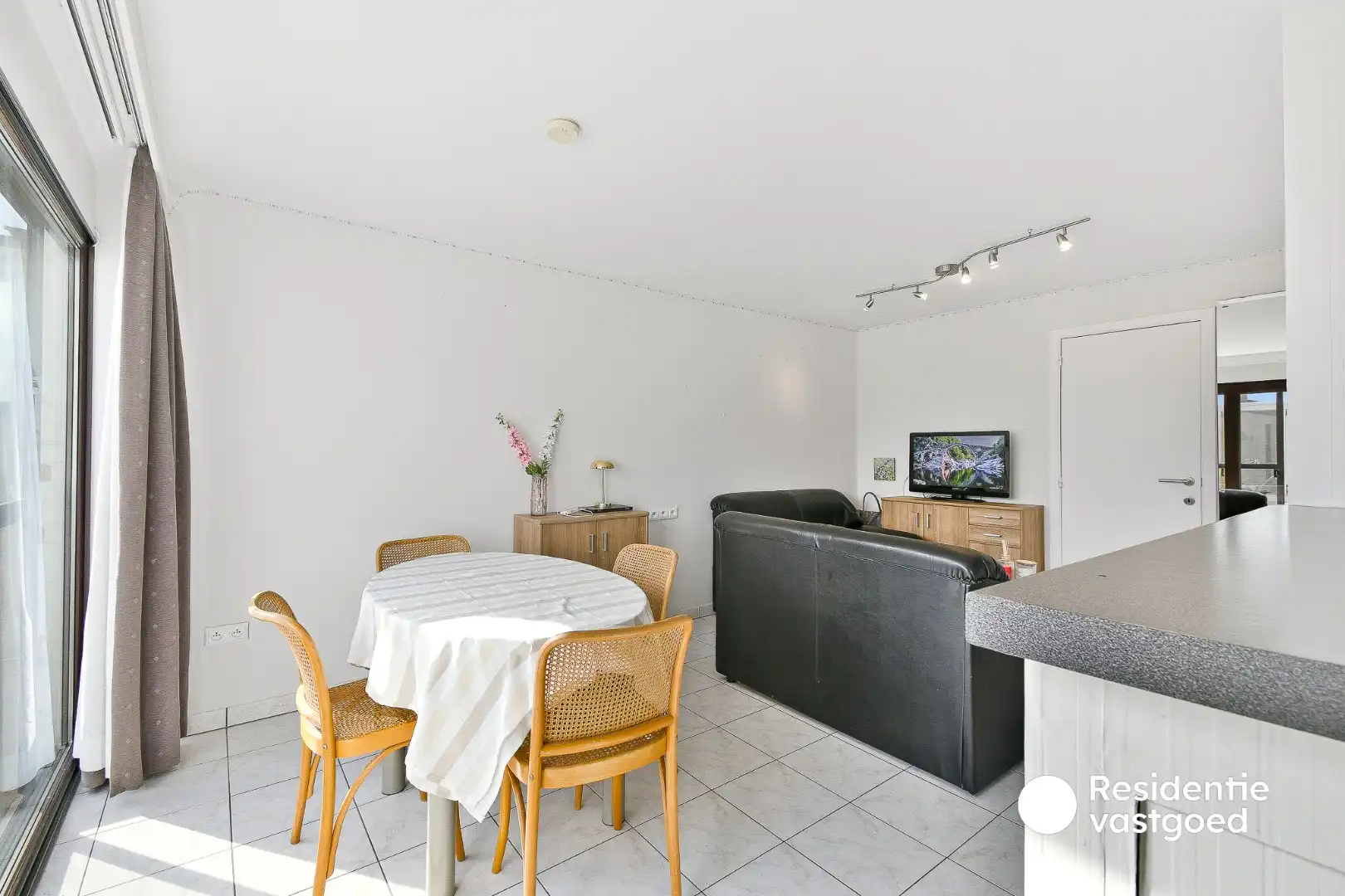 Vakantiewoning met twee slaapkamers en parking foto 6