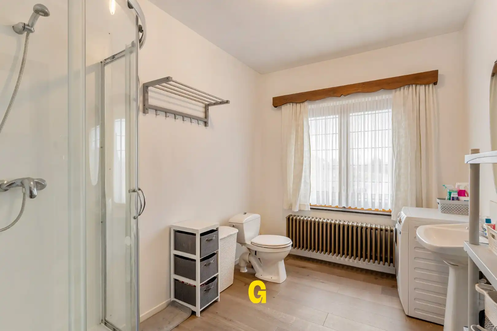 Ruime woning van 293 m² met inpandige garage en tuin foto 13