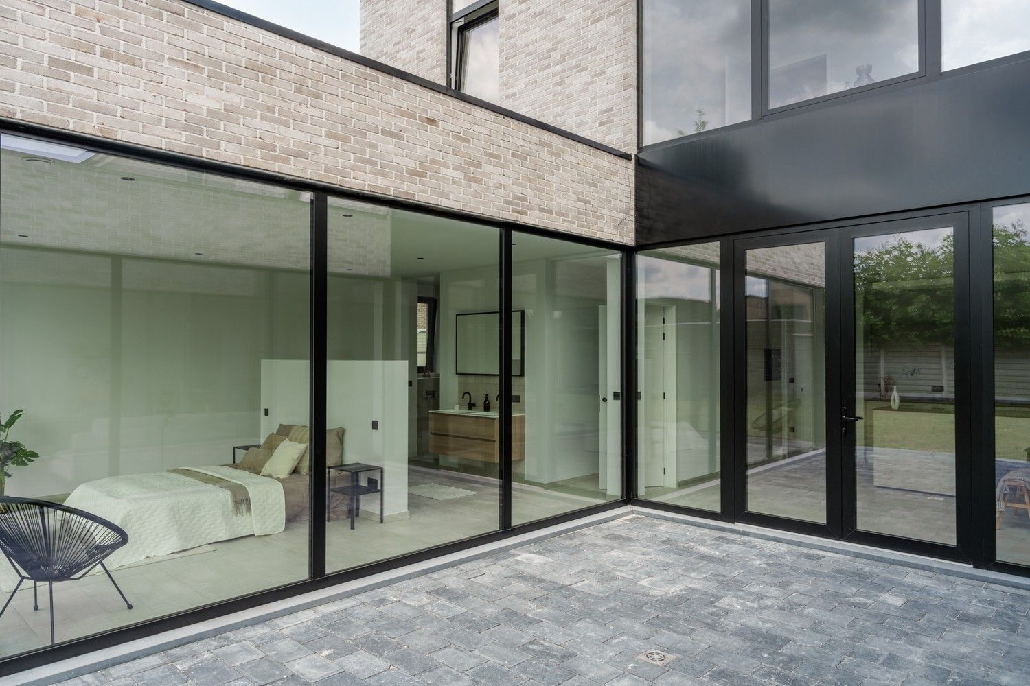 Prachtige luxueuze villa met enorme raampartijen foto 41