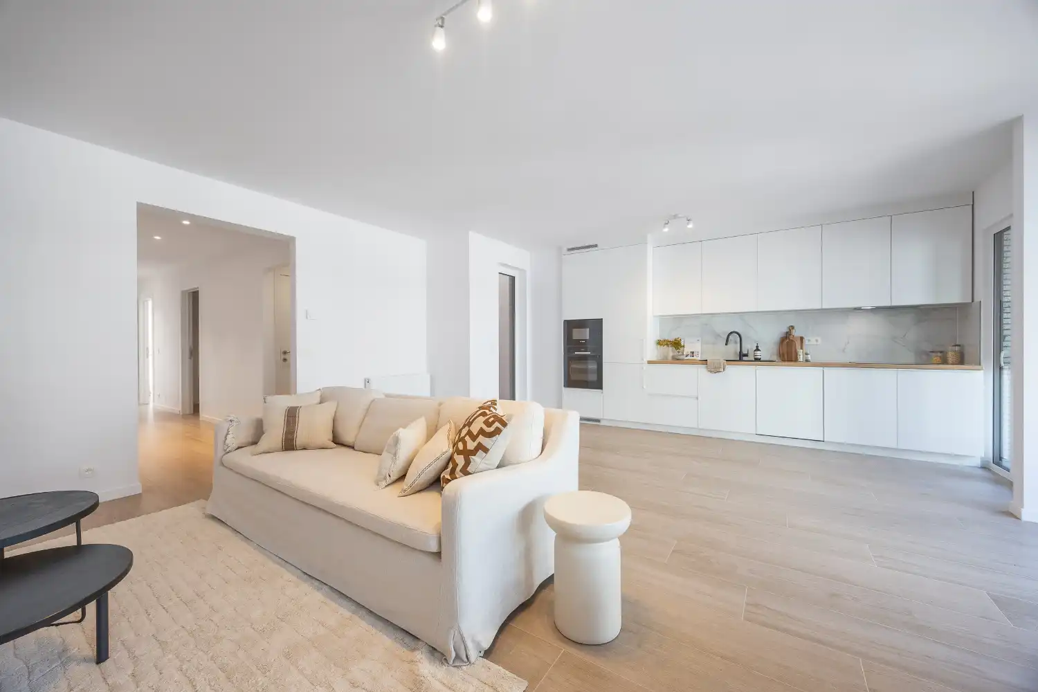 Gerenoveerd drie slaapkamer appartement foto 2