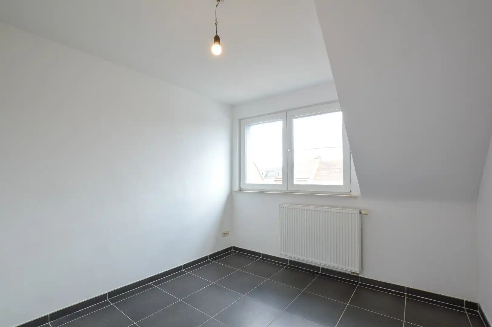 Zeer ruim duplexappartement met 2 slaapkamers te huur te Oostende foto 11