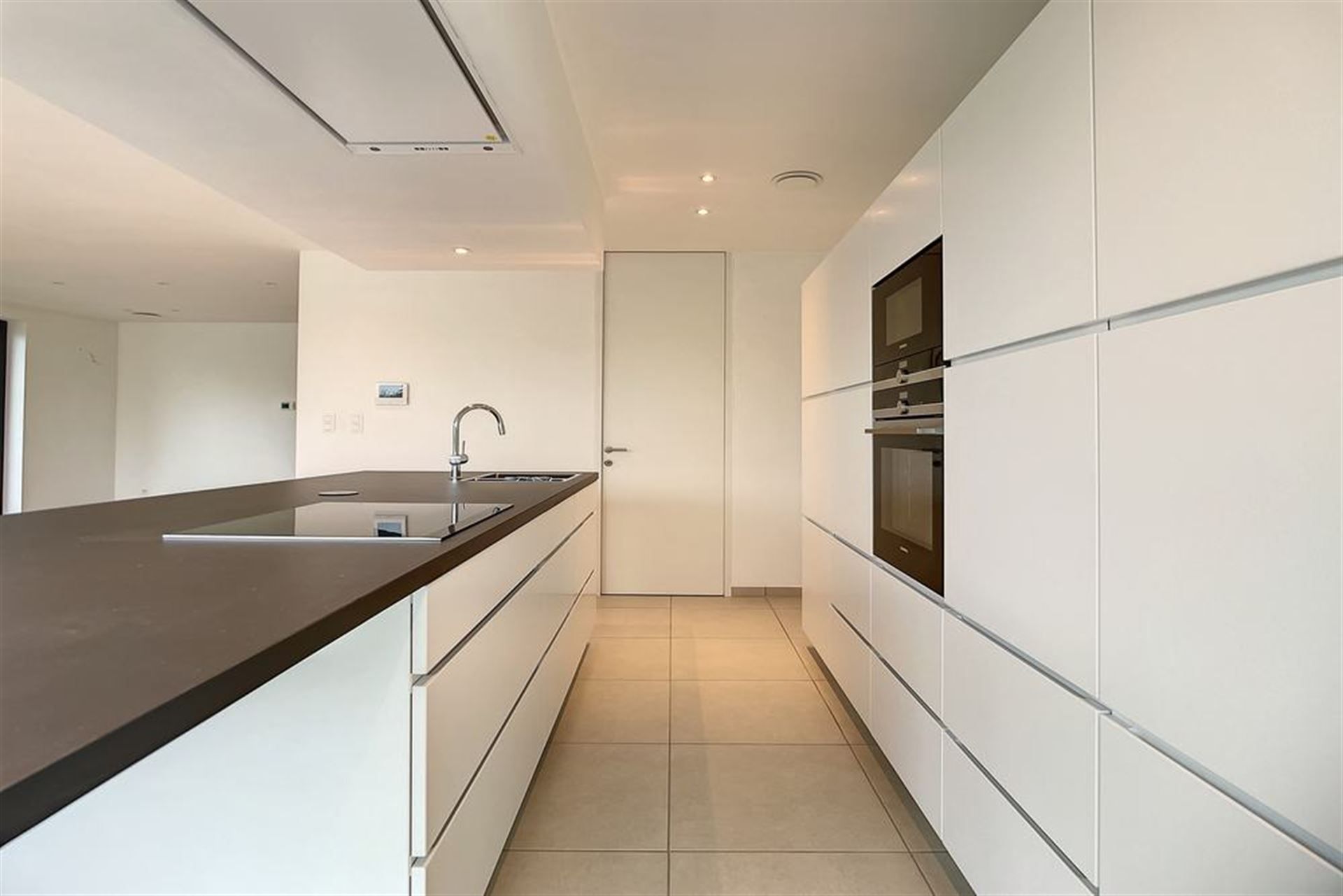 Moderne villa met 5 slaapkamers foto 10