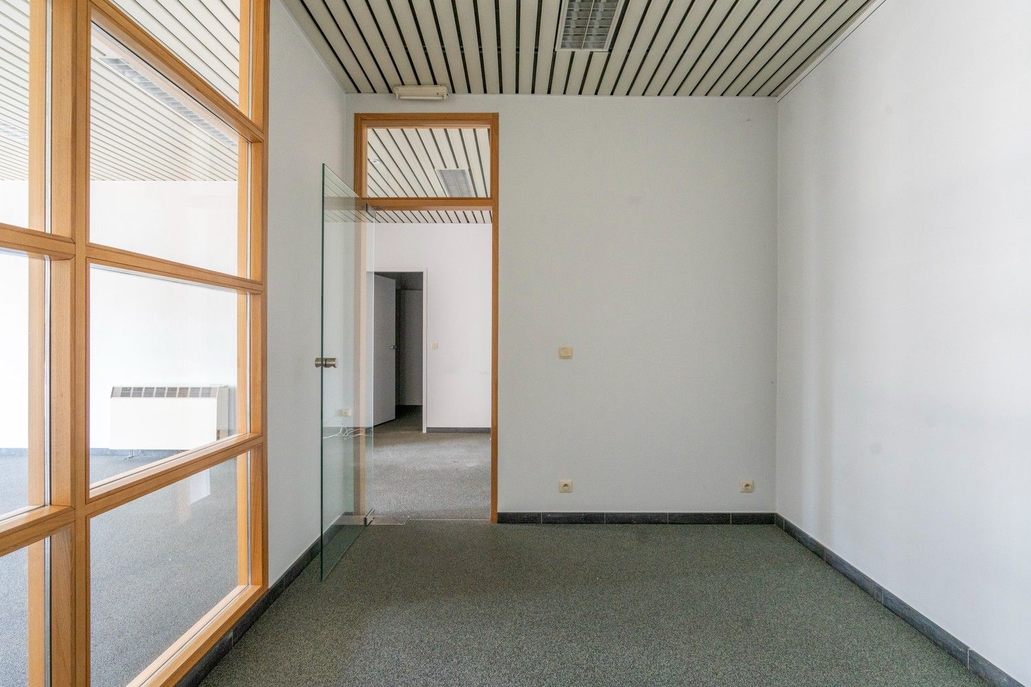HANDELSRUIMTE CENTRUM VEURNE foto 7