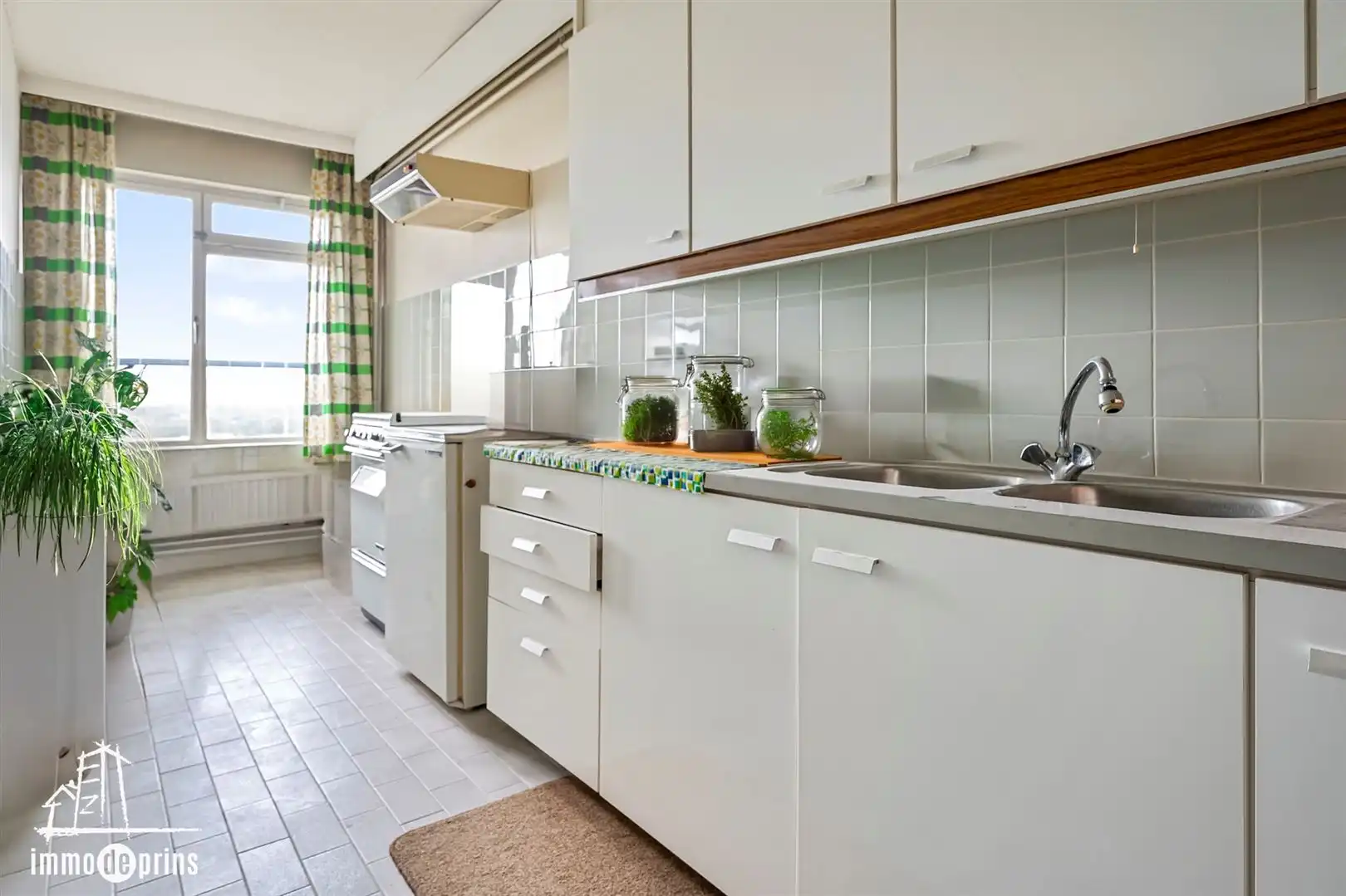 Ruim appartemement met 2 terrassen foto 9