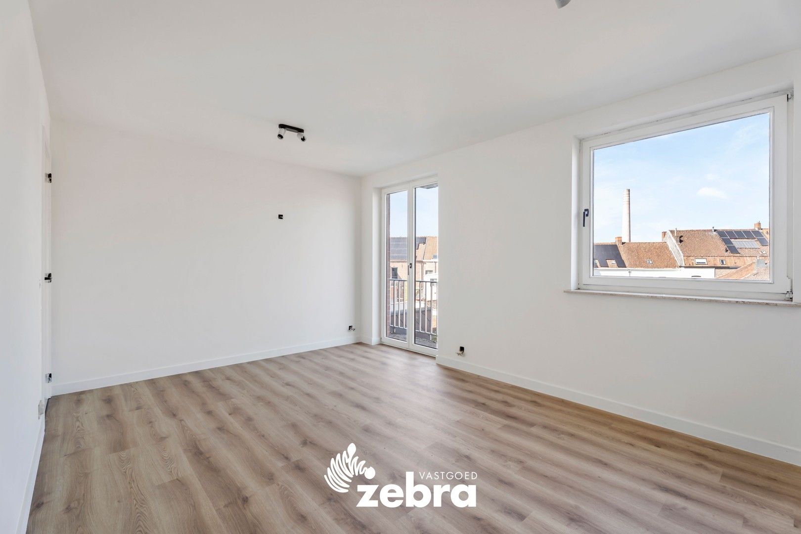 Prachtig & lichtrijk appartement met uitzicht op de Melkmarkt te Izegem! foto 12