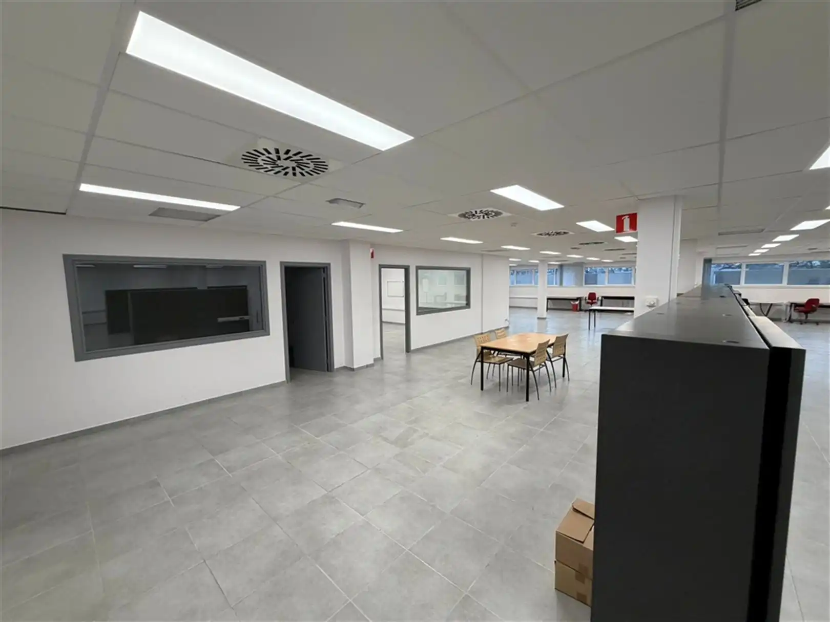 Kantoorgebouw foto 5