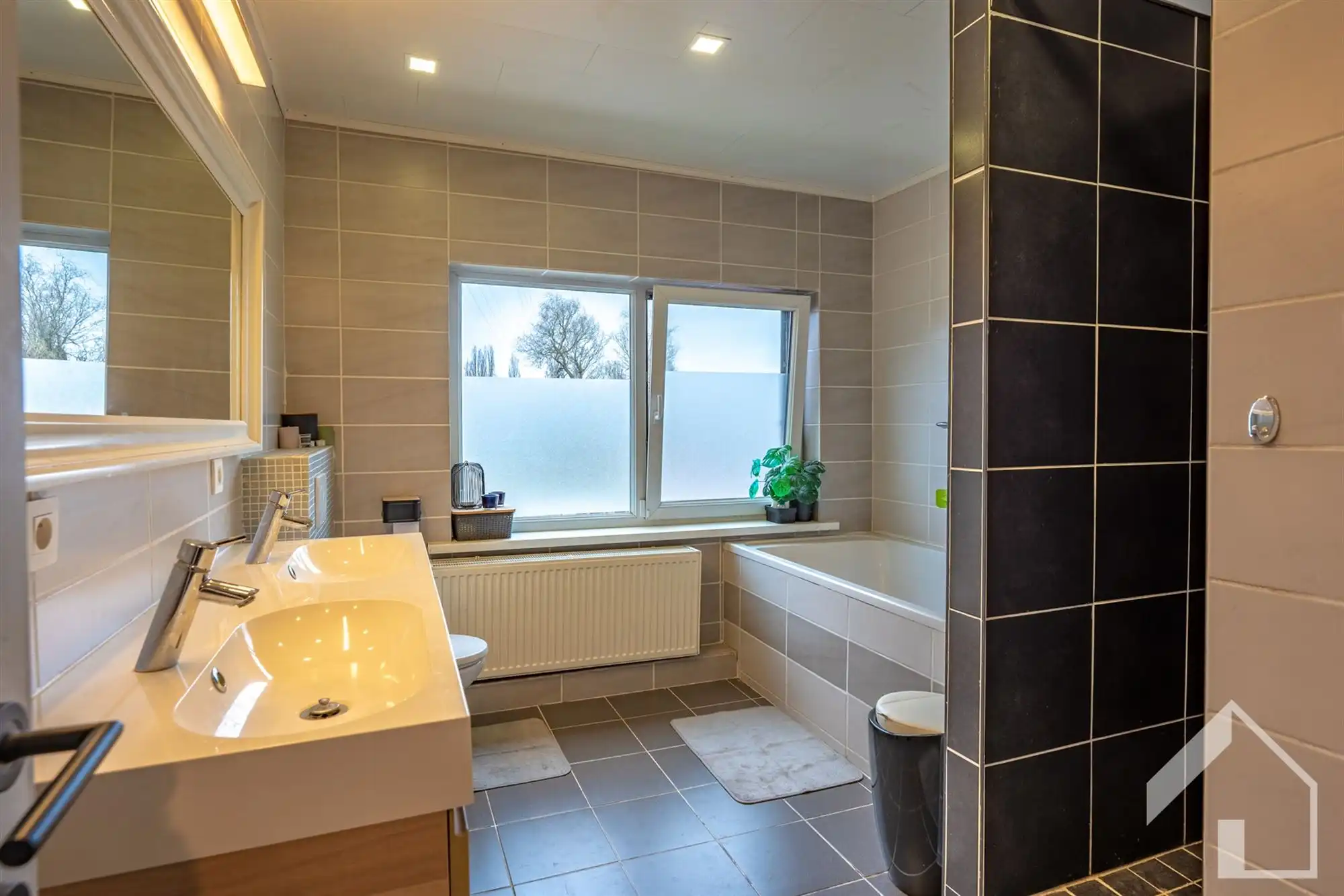 Instapklare gezinswoning op goede locatie in Wijnegem foto 15