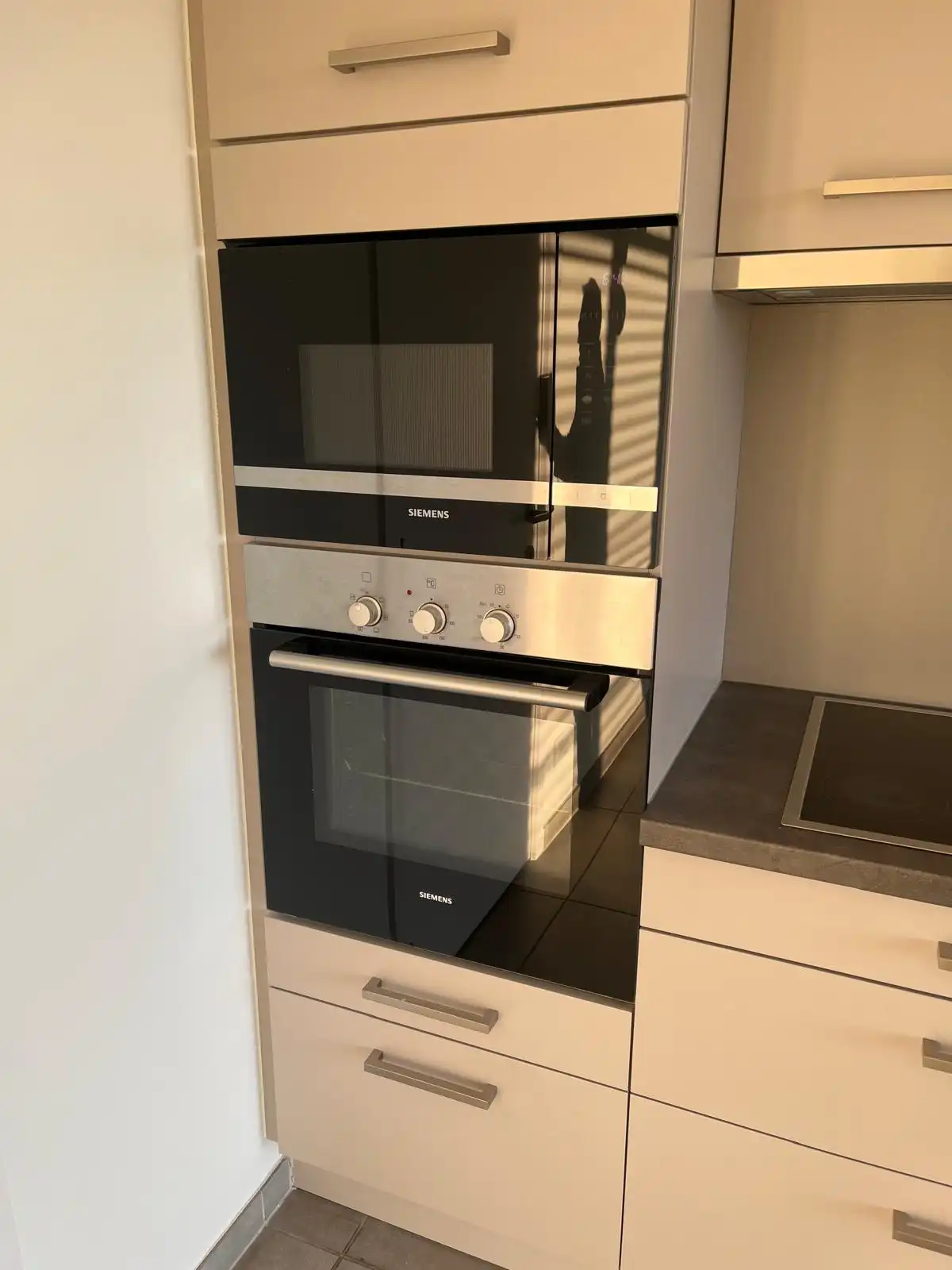 TE HUUR, Deinze, Markt foto 4