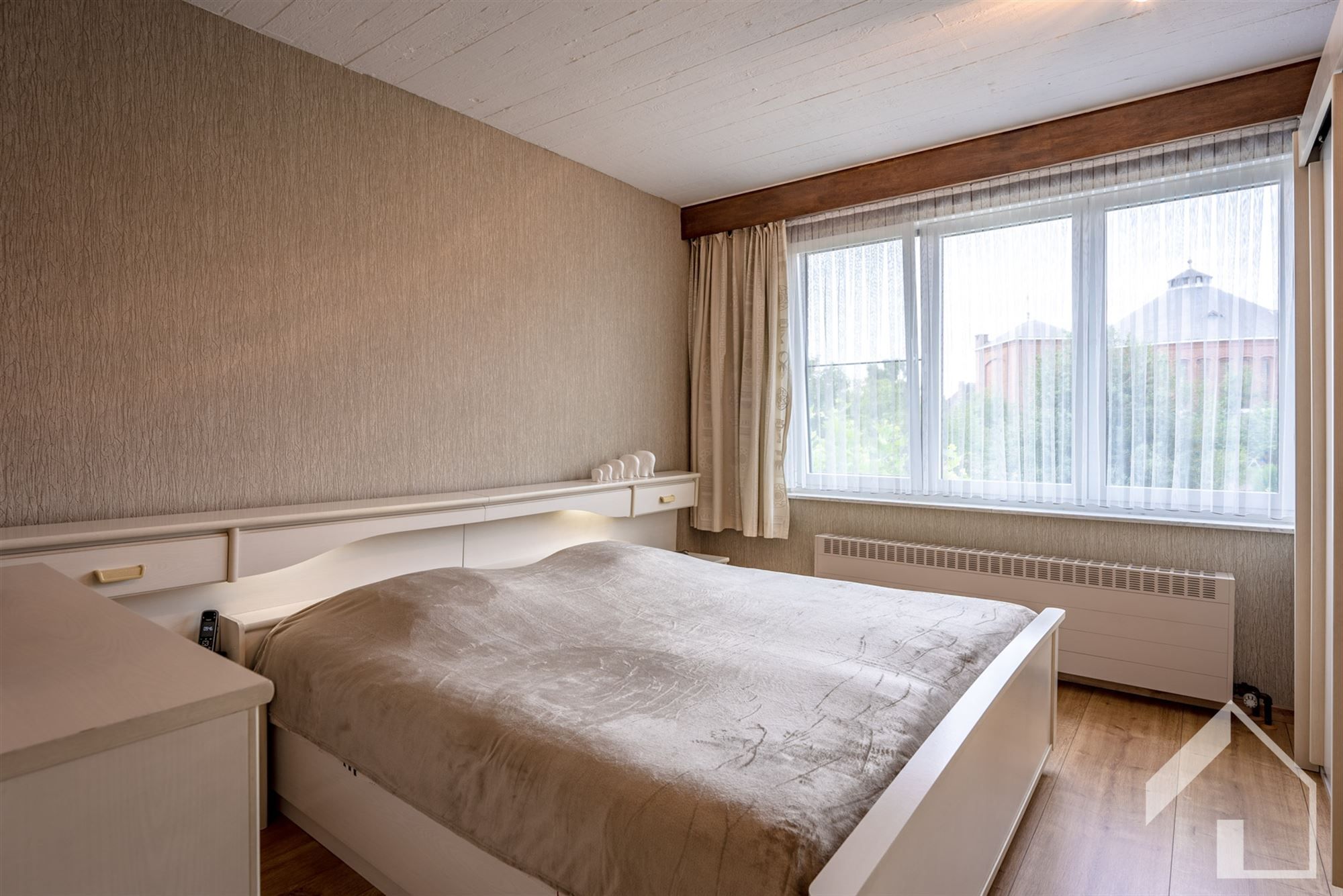 Ruime woning met 4 slaapkamers foto 12