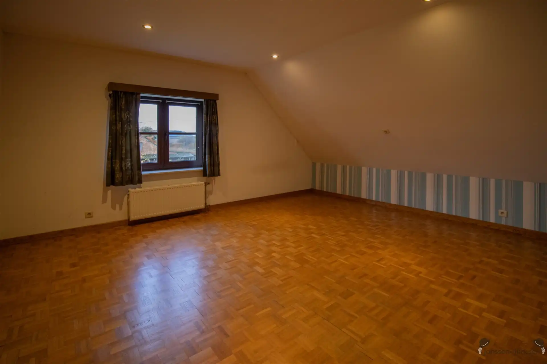 Rustig gelegen villa met min. 5 slaapkamers, ruime garage en zwembad op 1.876 m² foto 14