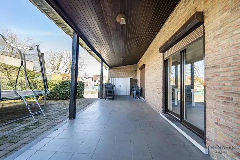 Ruime woning met tal van mogelijkheden op een strategische locatie in Sint-Truiden. foto 27