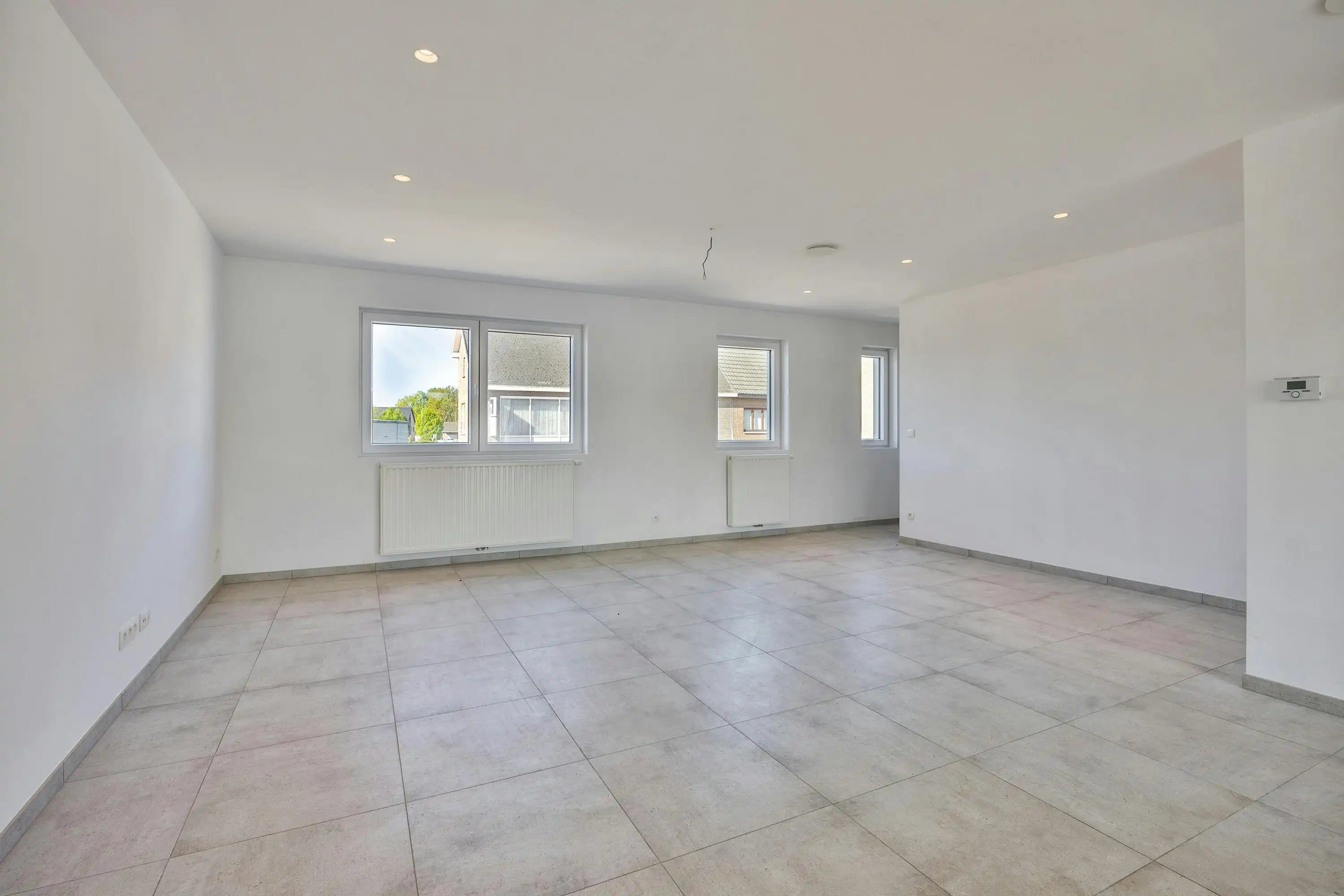 Ruim triplexappartement met terras in Zonhoven foto 5