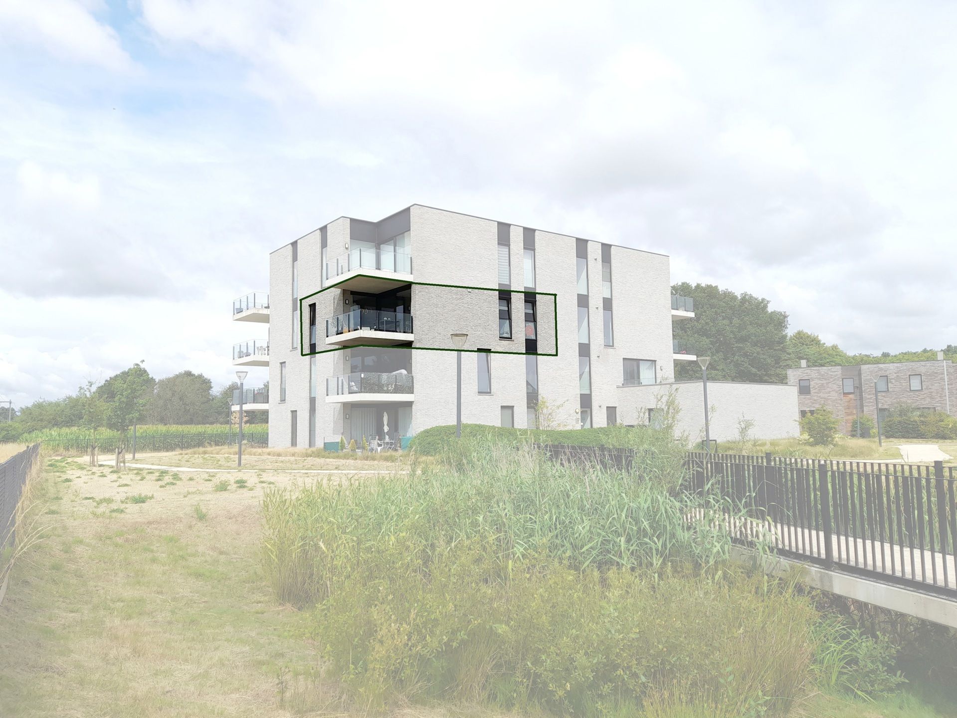 Mooi 2-slpk-appartement met terras foto {{pictureIndex}}