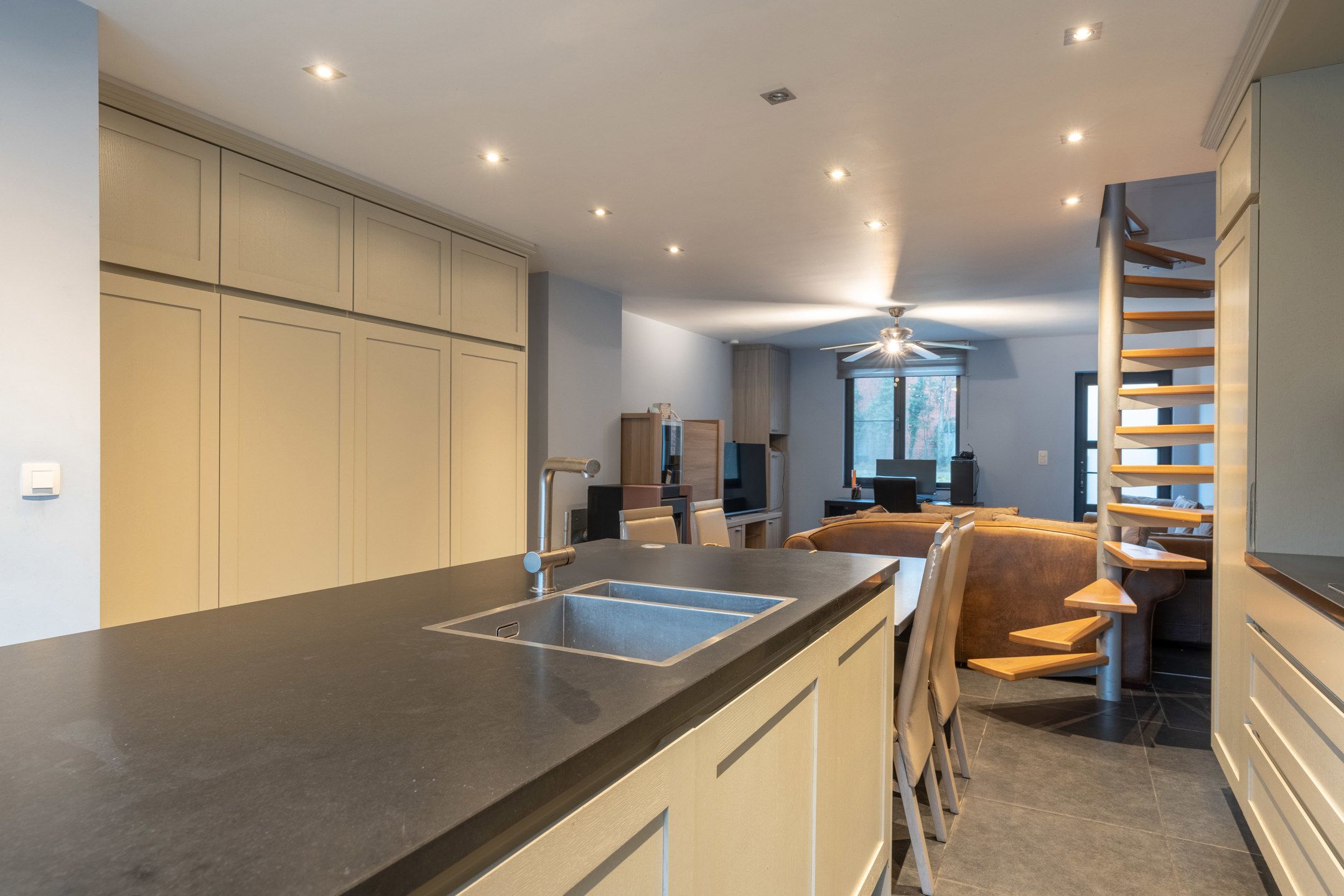 Gerenoveerde instapklare woning op rustige locatie te Beerse foto 6