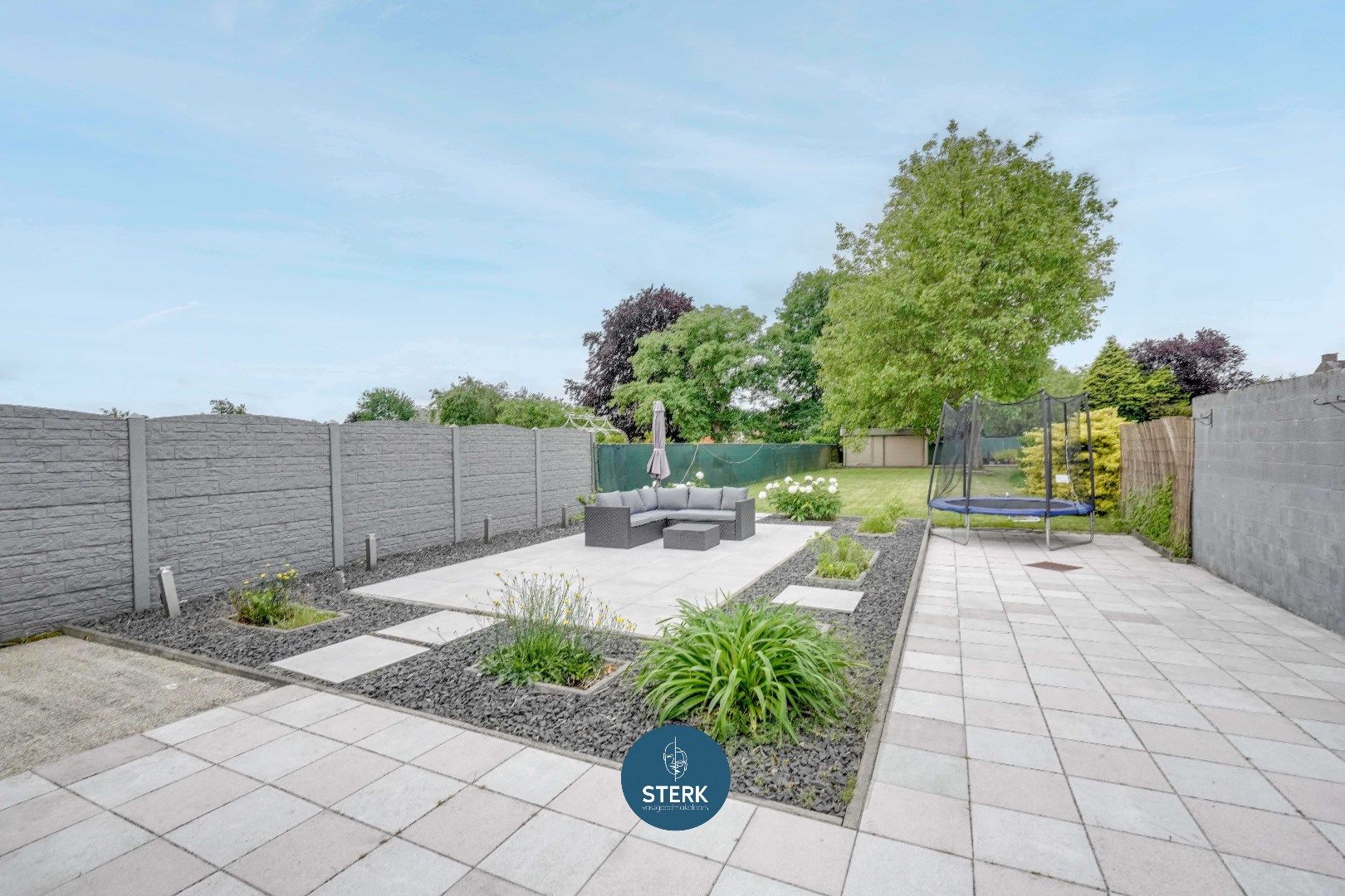 INSTAPKLARE GEZINSWONING OP EEN PERCEEL VAN 688 M² TE LANAKEN !  foto 3
