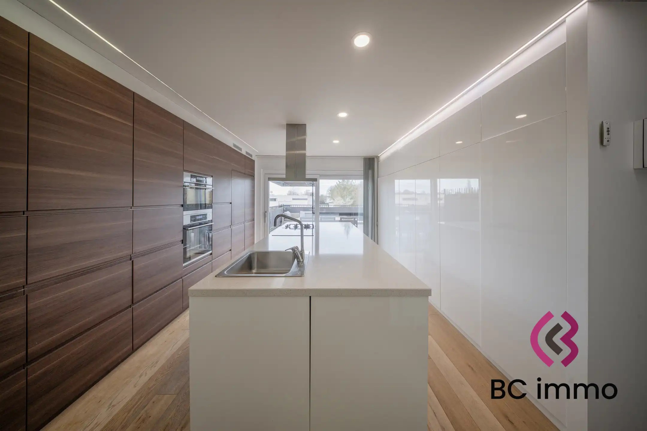 Exclusief duplex met zonneterras, designkeuken en hoogwaardige afwerking foto 5