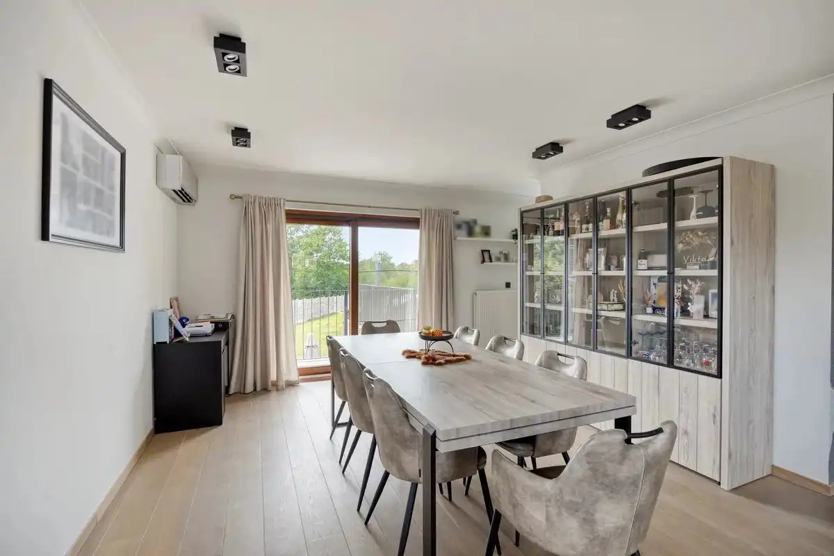 RUIME WONING OP GUNSTIGE LOCATIE EN GELEGEN OP EEN PERCEEL VAN 17A44CA foto 9