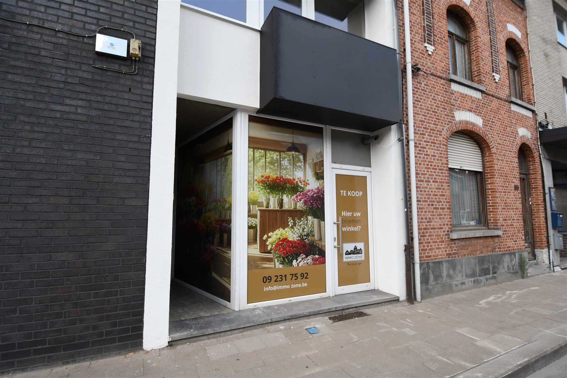 Te renoveren handelsruimte te Beveren foto {{pictureIndex}}