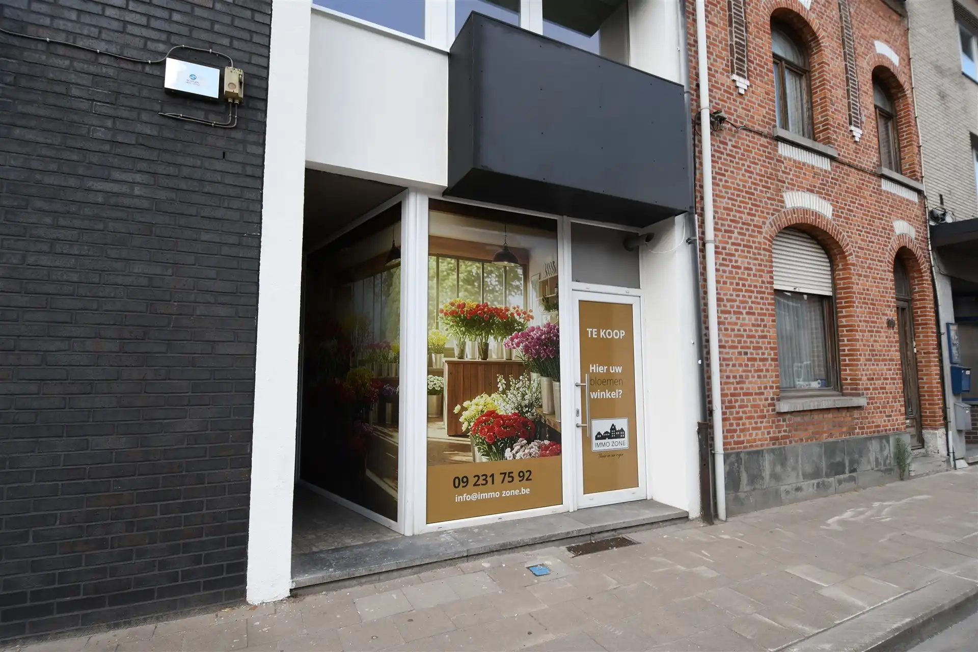 Te renoveren handelsruimte te Beveren foto {{pictureIndex}}