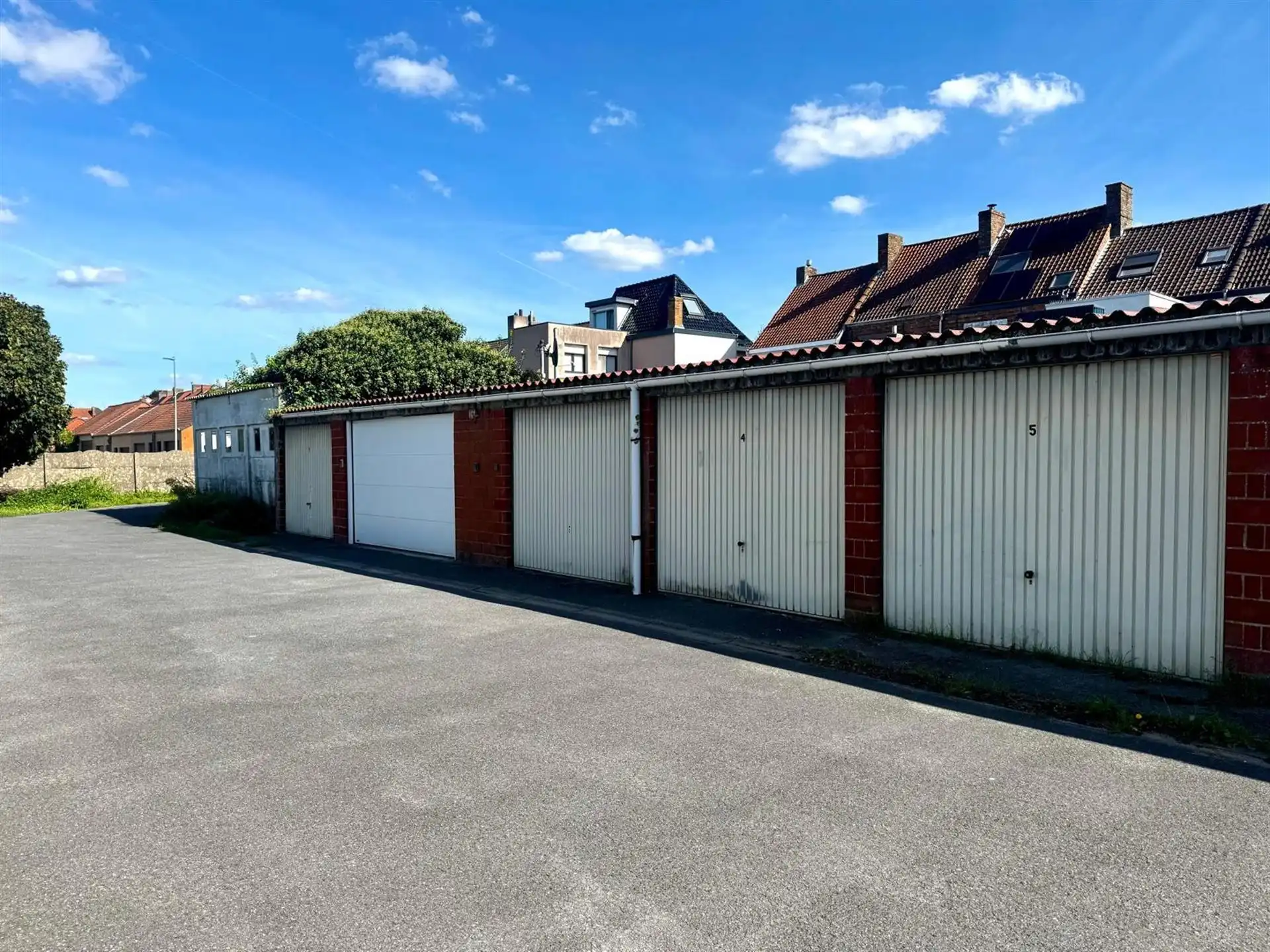 Parking/Garagebox foto {{pictureIndex}}