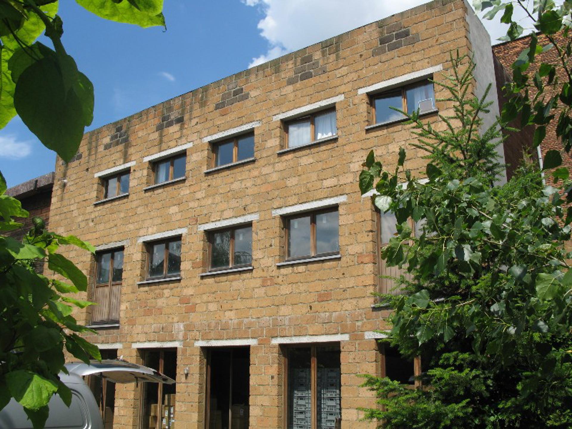 Ruime loft te huur foto {{pictureIndex}}