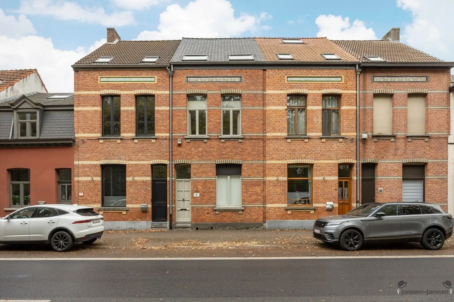 Authentieke, instapklare woning met vernieuwde designkeuken, 4 slaapkamers en garage in hartje Brasschaat foto 28