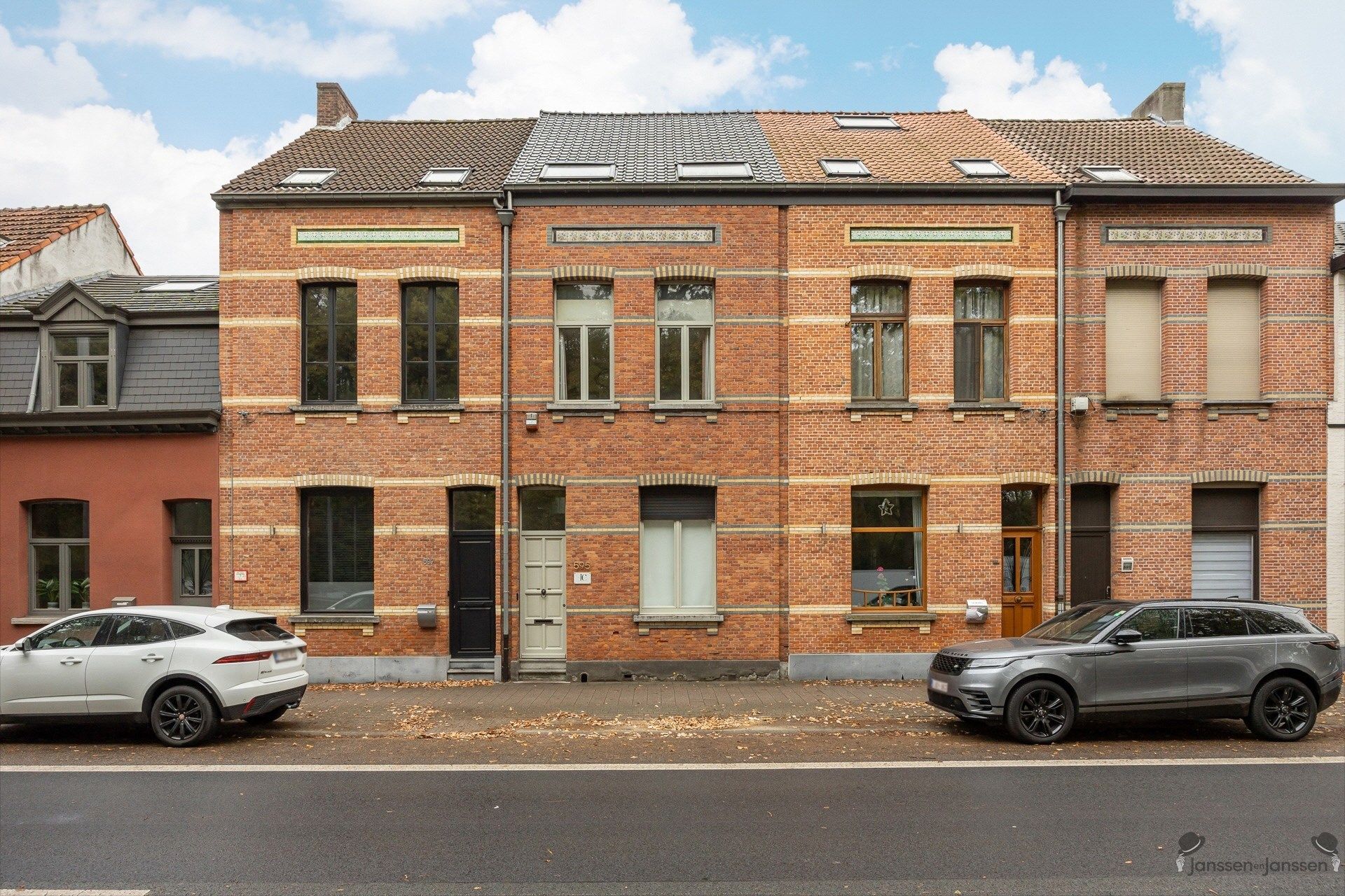 Charmante, instapklare woning met vernieuwde designkeuken, 4 slaapkamers en garage in hartje Brasschaat foto 28