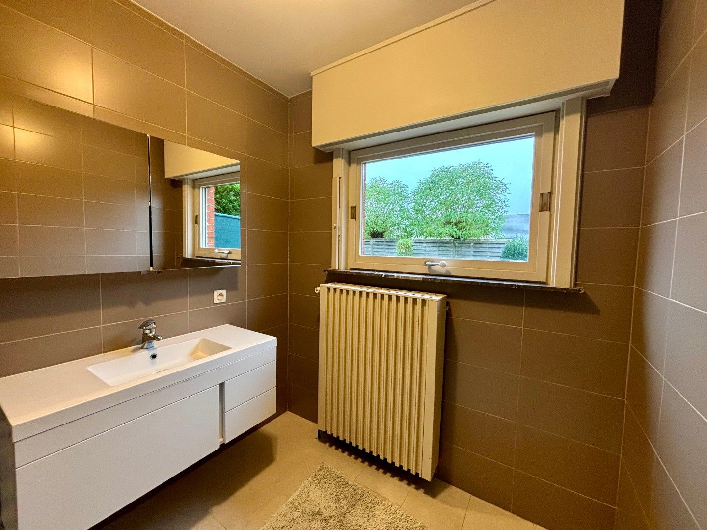 GOED ONDERHOUDEN WONING MET 5SLPKS, GROTE TUIN EN GARAGE foto 11
