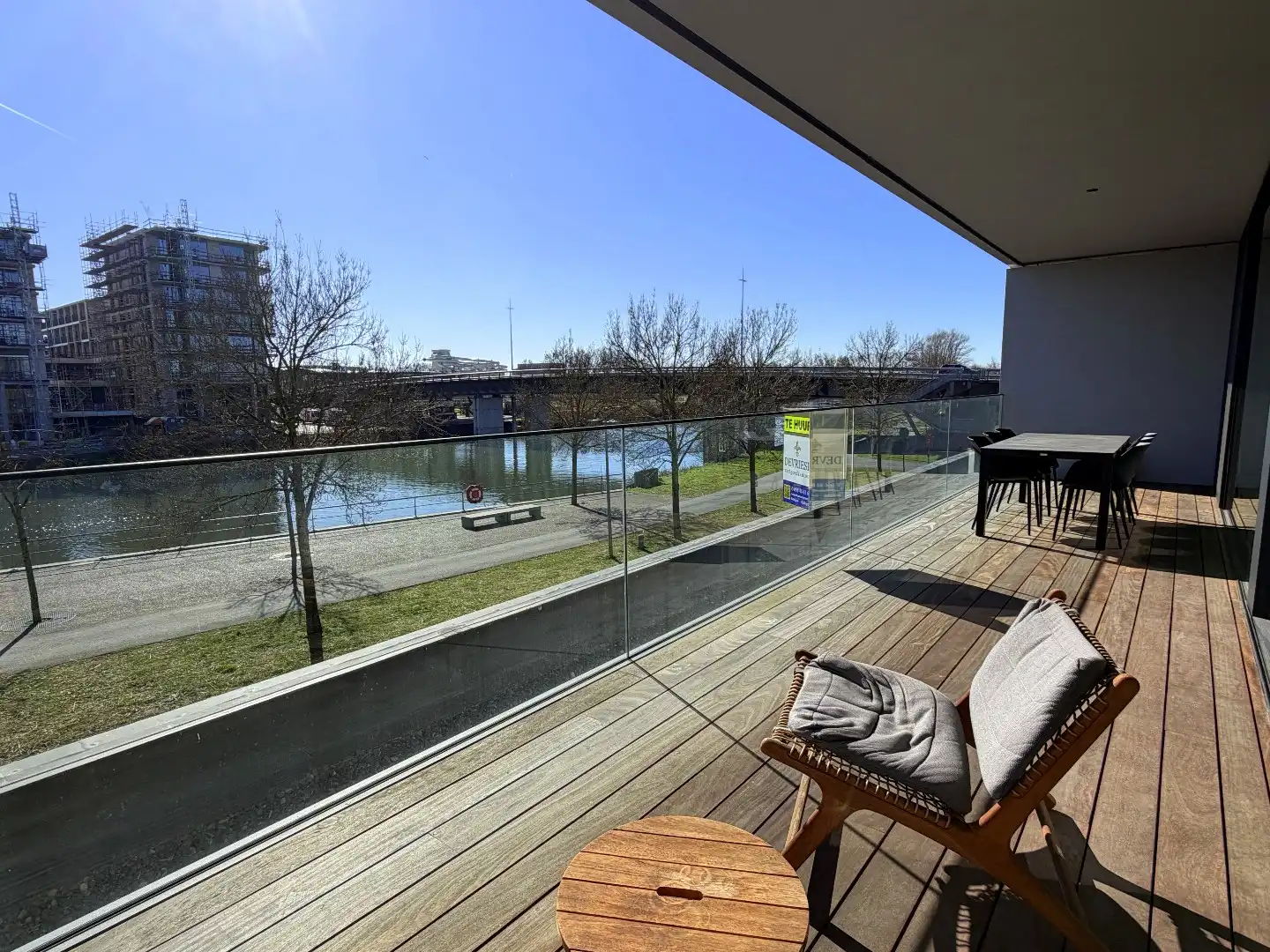 Uniek luxueus appartement met 2 slaapkamers en schitterend Leiezicht foto 17