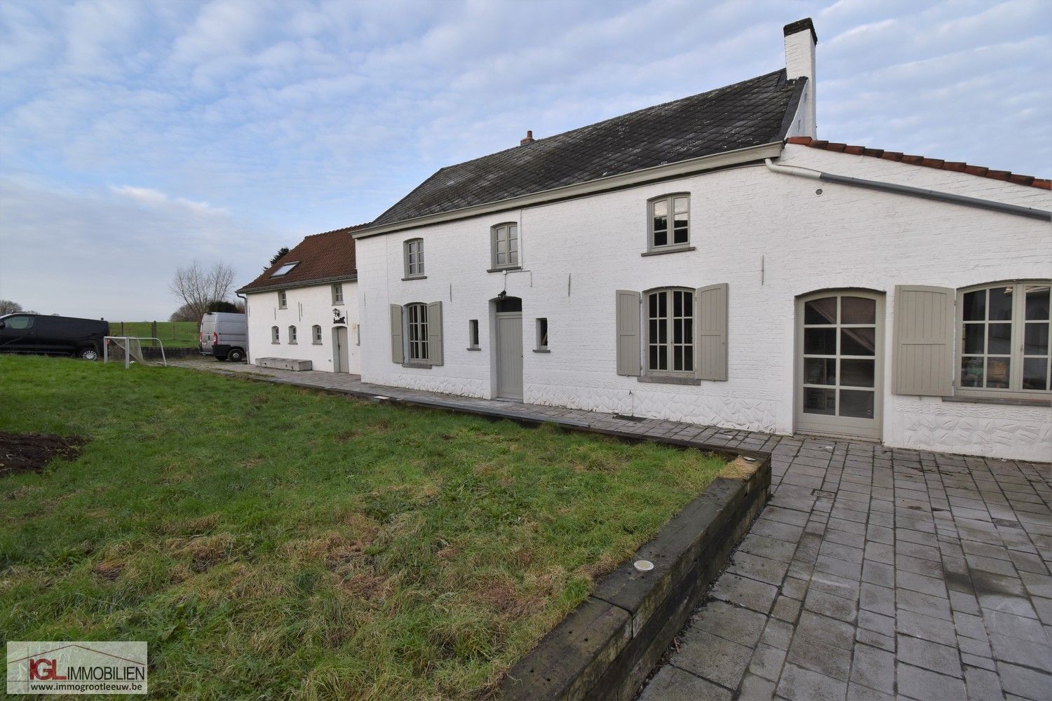 Charmante gerenoveerde fermette met 4 slaapkamers! foto {{pictureIndex}}