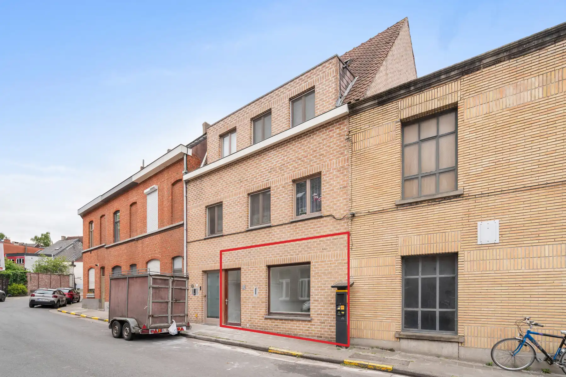 Gelijkvloers appartement 152 m² met tuin van 60 m² foto {{pictureIndex}}