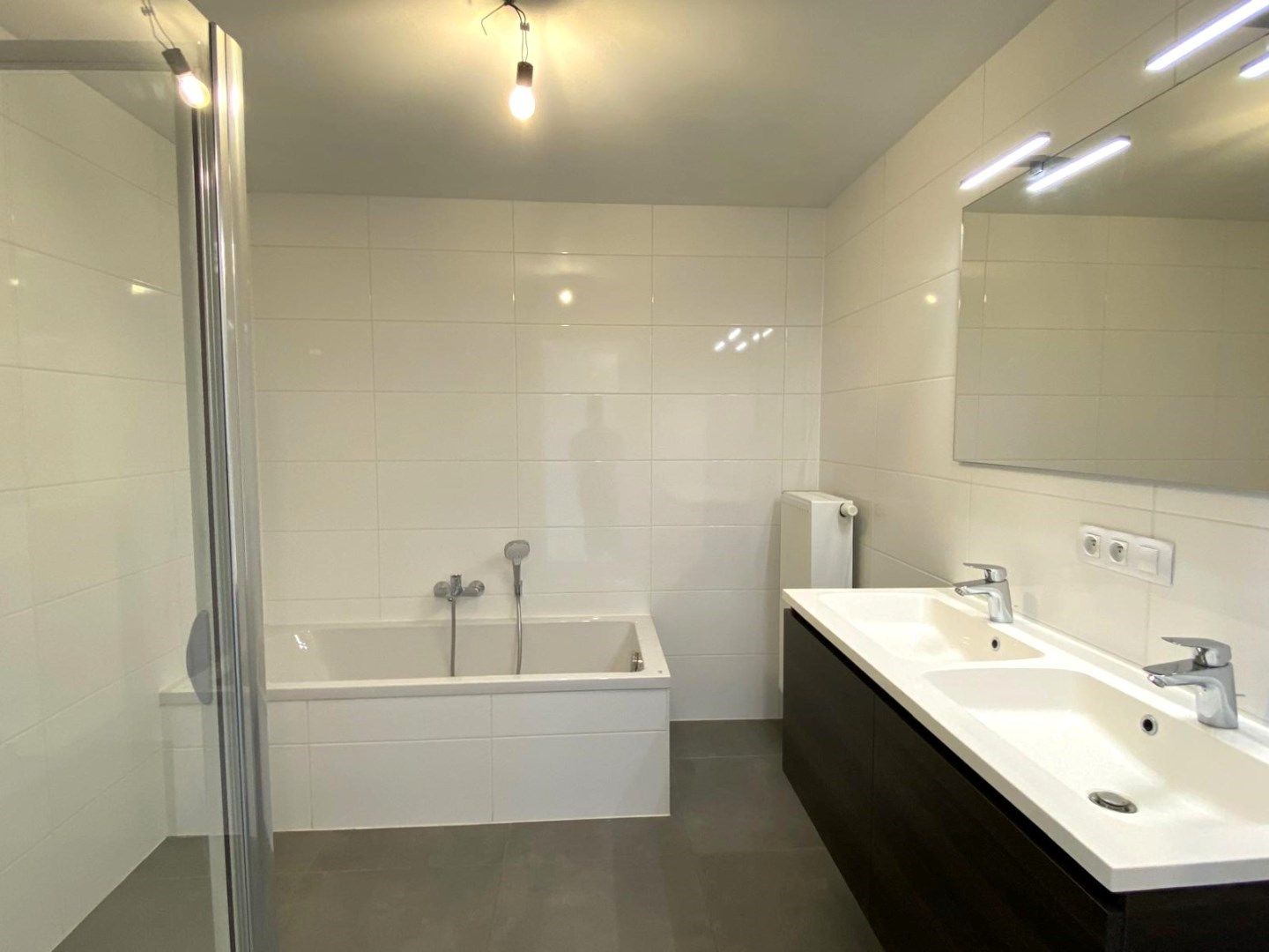 INSTAPKLAAR EN ENERGIEZUINIG APPARTEMENT MET 2 SLPKS | 2 TERRASSEN EN GARAGEBOX foto 7