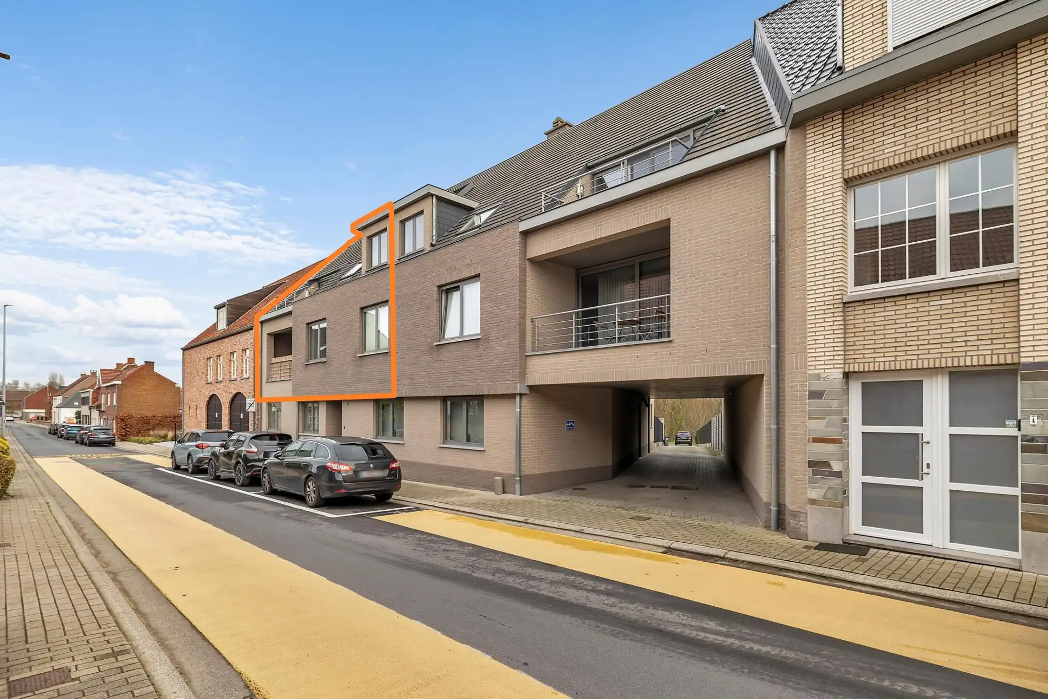 Energiezuinig appartement met 2 slpks, terras en garagebox foto {{pictureIndex}}