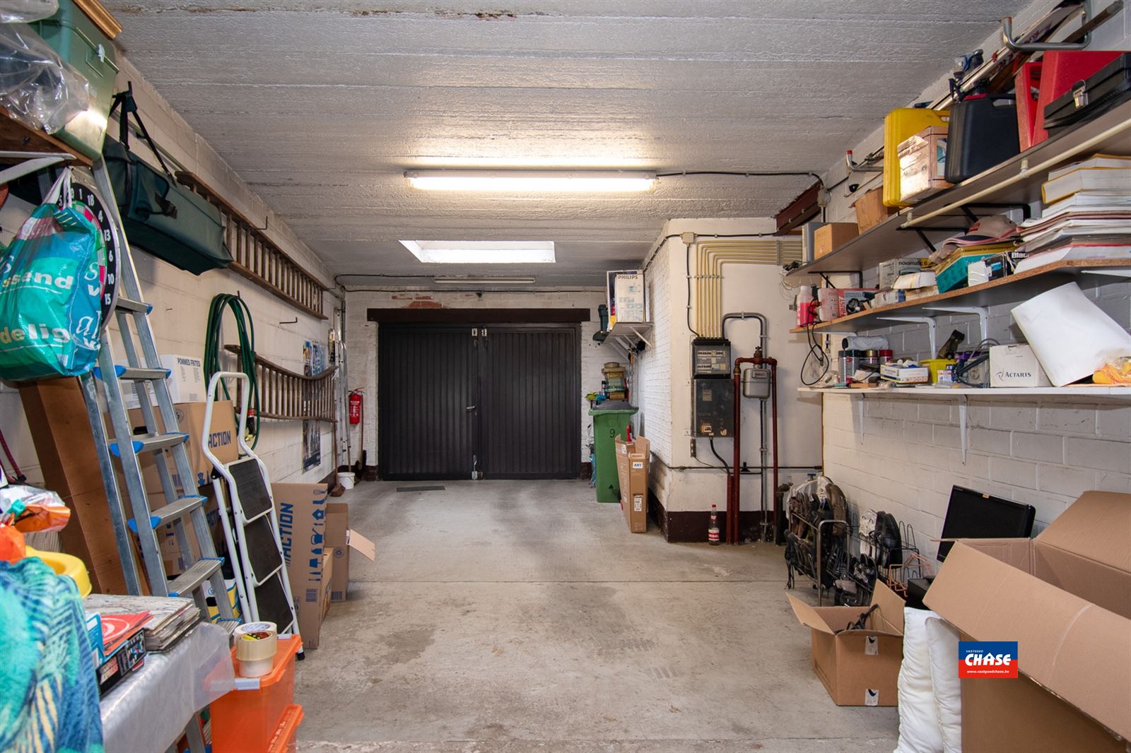 Woning met grote garage/magazijn foto 9