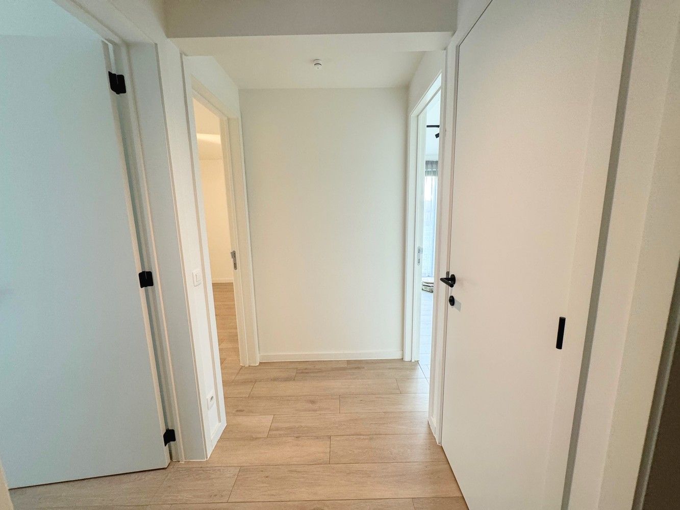 TE HUUR: Modern Nieuwbouwappartement met garage dicht nabij Maastricht foto 9