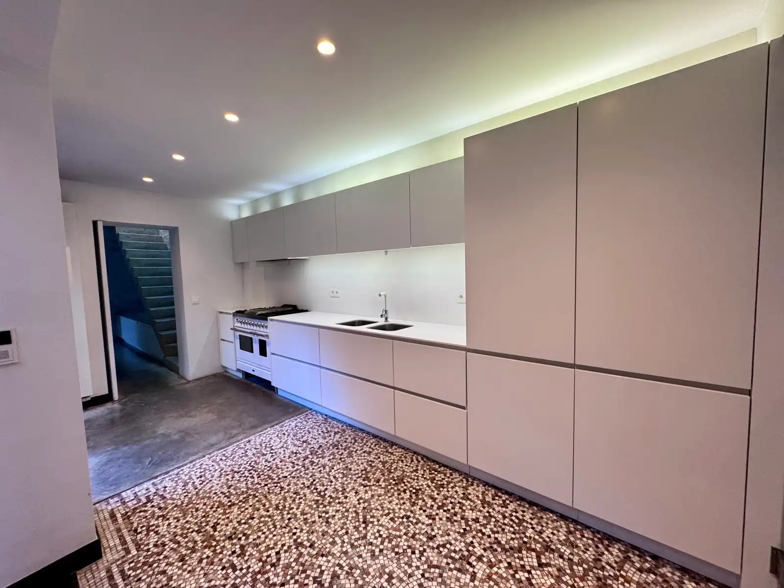 't Zuid - Prachtig en uniek herenhuis/triplex met terras foto 13