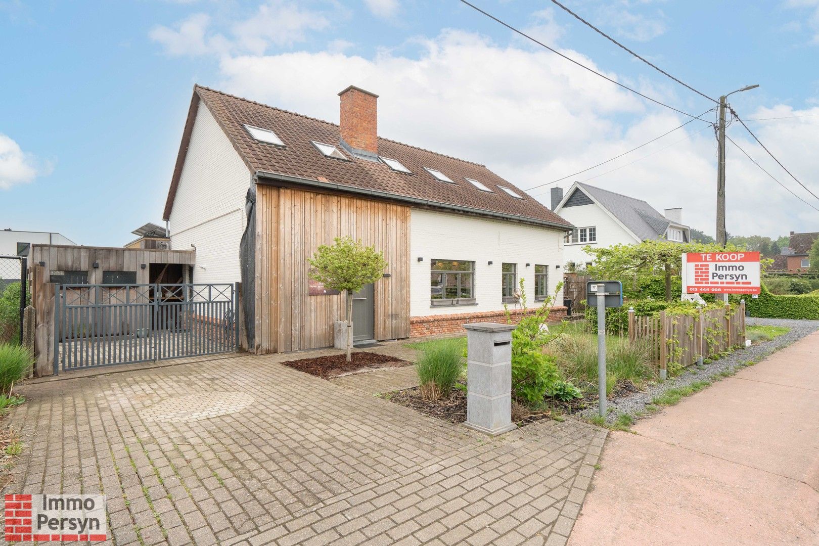 Luxueuze, ruime 4-slaapkamer woning. Twee badkamers. Gelijkvloers wonen. foto 2