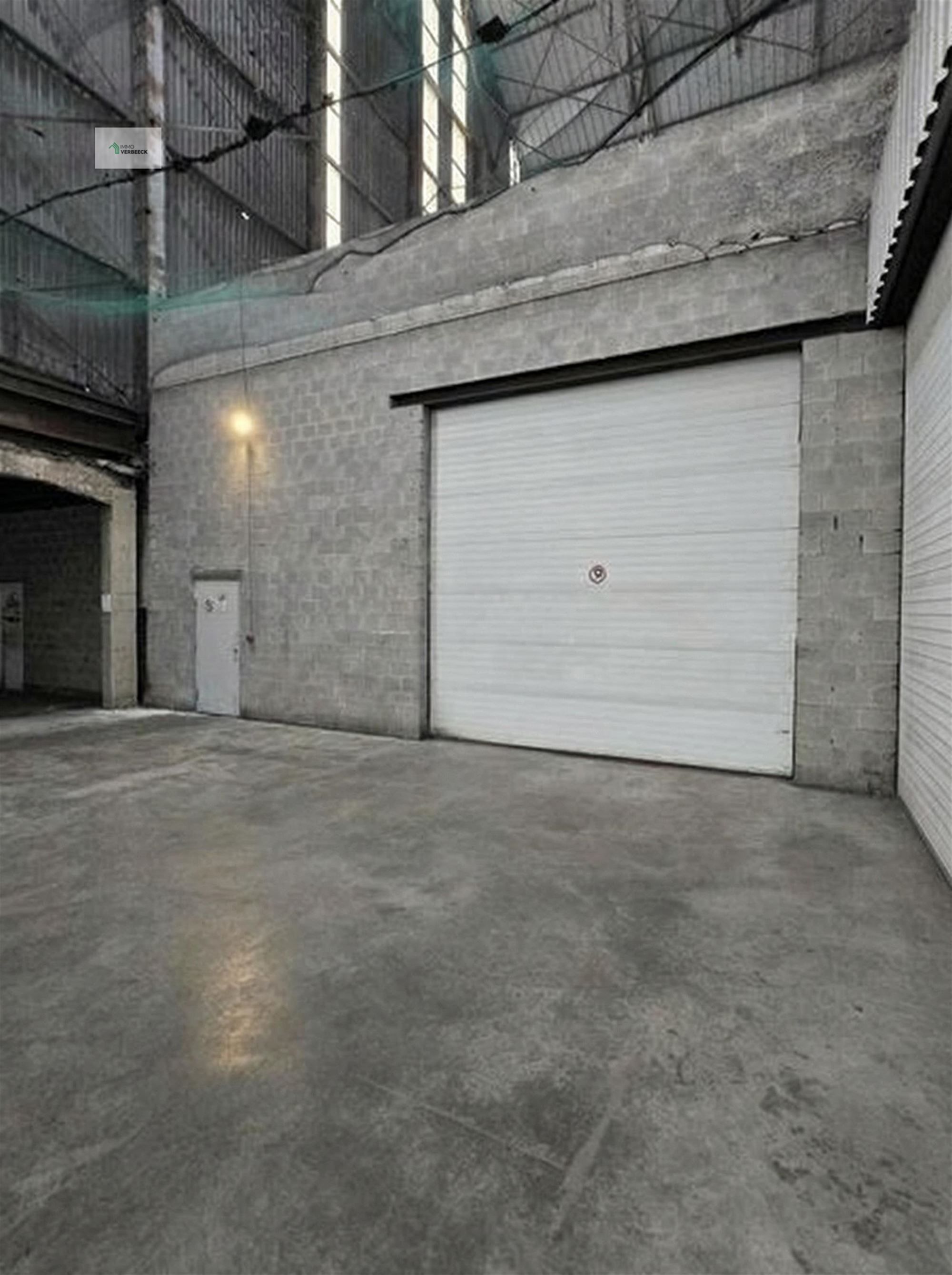 Bedrijfsvastgoed foto {{pictureIndex}}