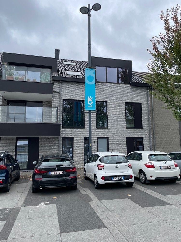 Mooi recent duplex appartement te huur met 3 slaapkamers. foto 2
