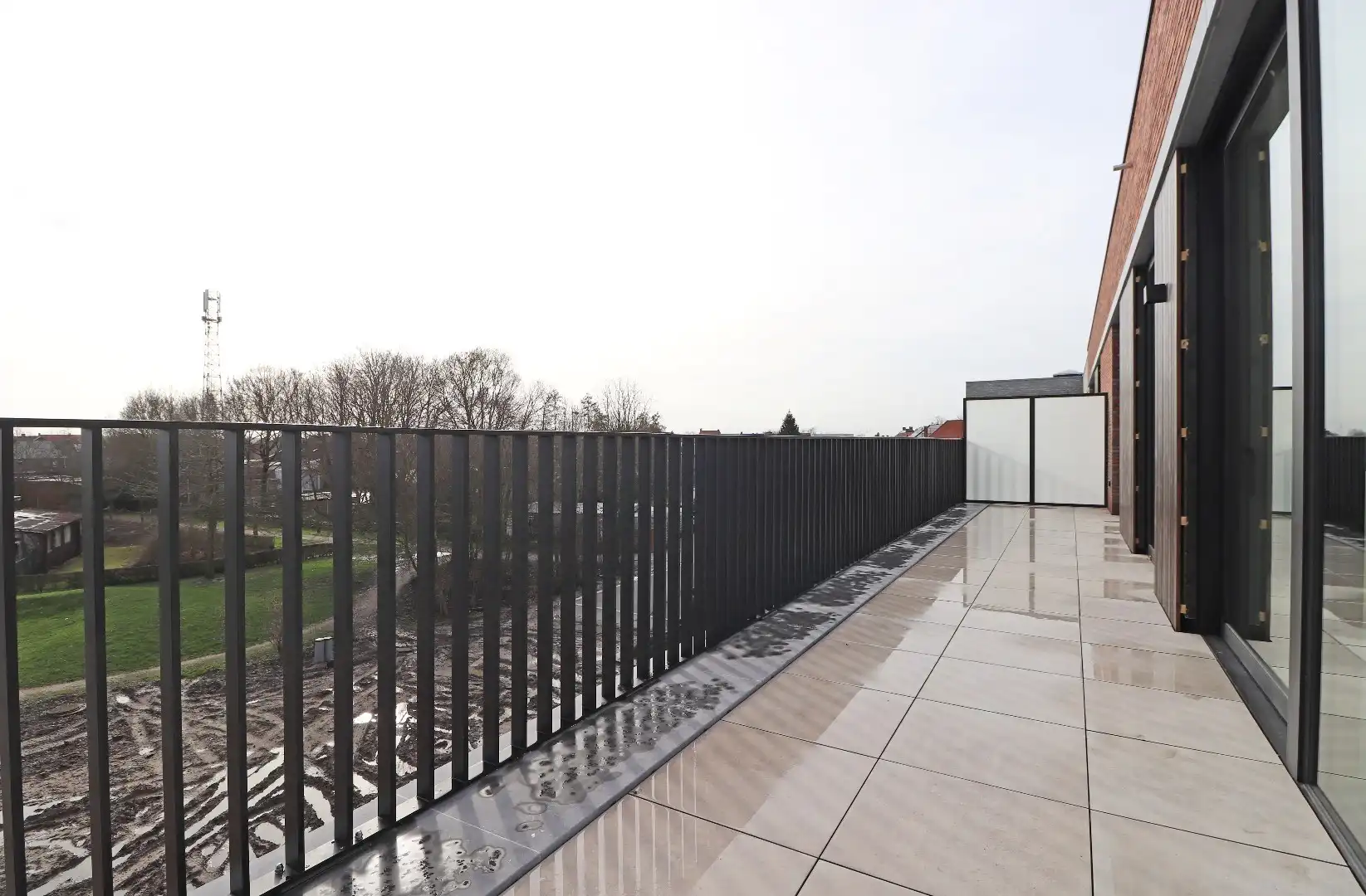 Nieuwbouwappartement met parkeerplaats foto 4