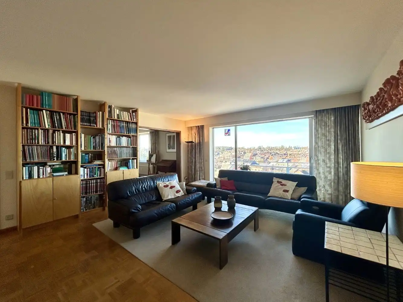 Ruim 3-kamerappartement met garagebox en autostaanplaats foto 2