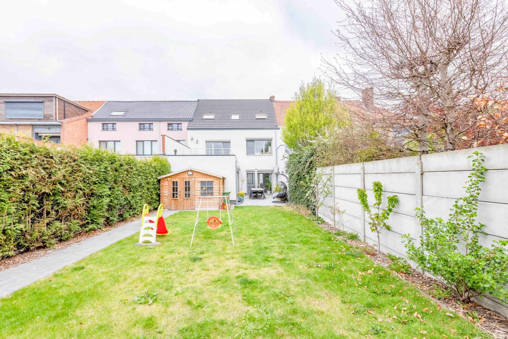 Unieke, ruime gezinswoning met 5 slaapkamers en 3 badkamers op topligging foto 10