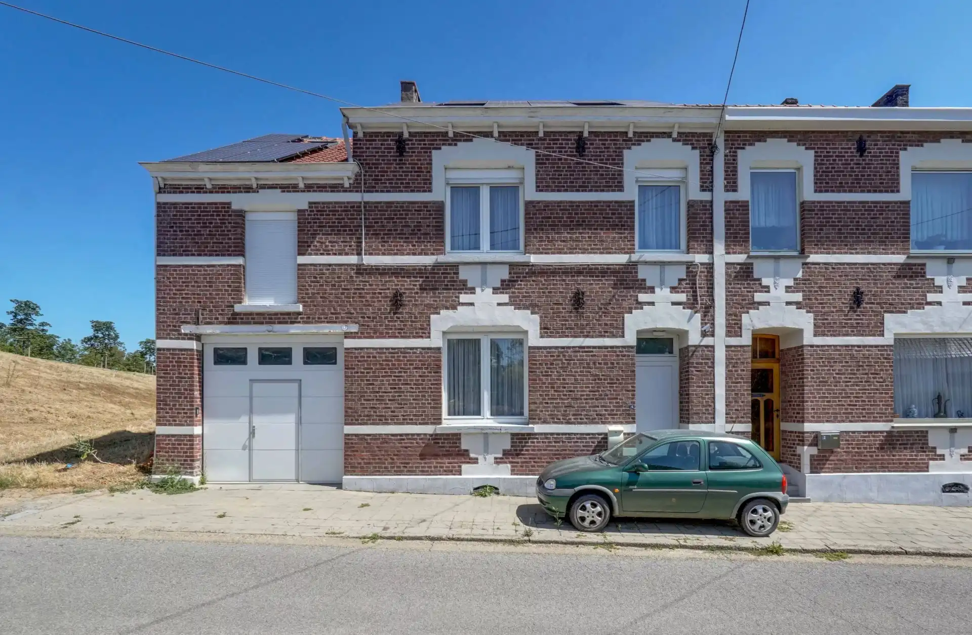 Hoofdfoto van de publicatie: Landelijk gelegen woning met zes slaapkamers