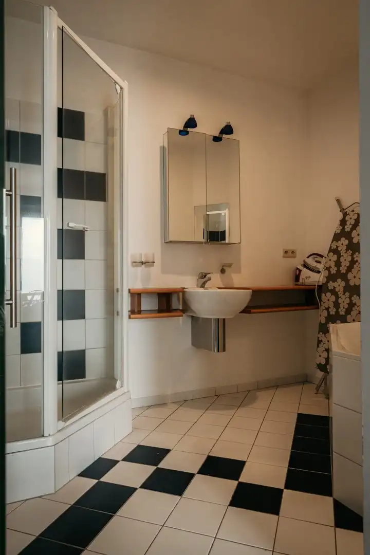 Gezellige instapklare woning met 3 slaapkamers en ruime tuin met prachtig zicht te Pelt. foto 13