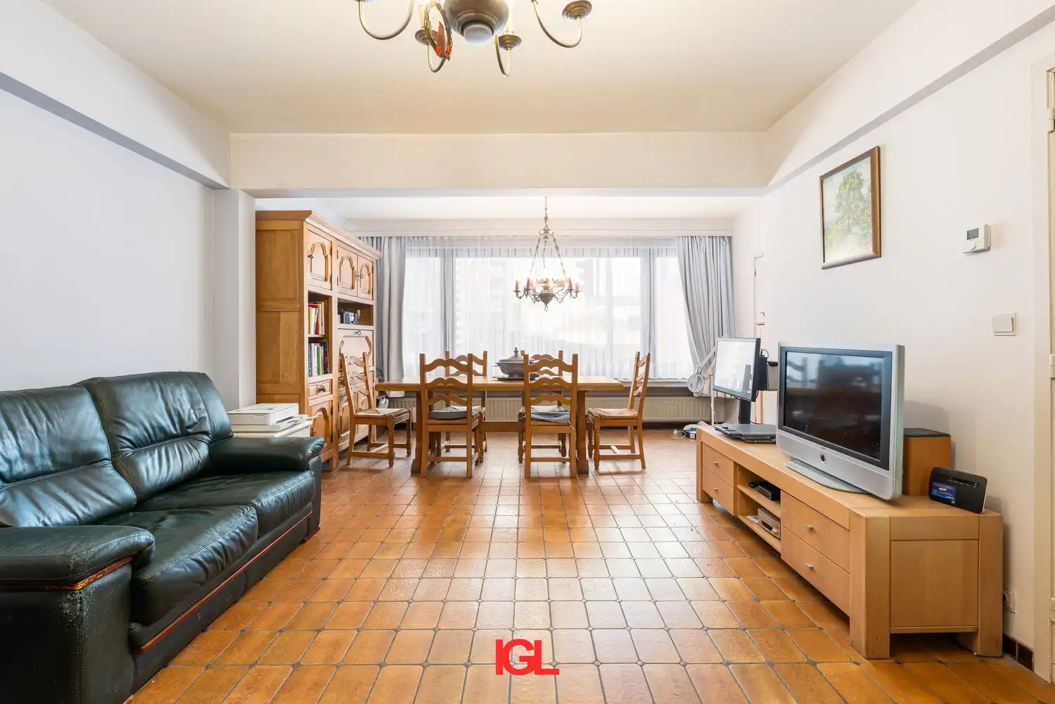 Ruim 2-kamer appartement met garage nabij het centrum van Halle foto 3